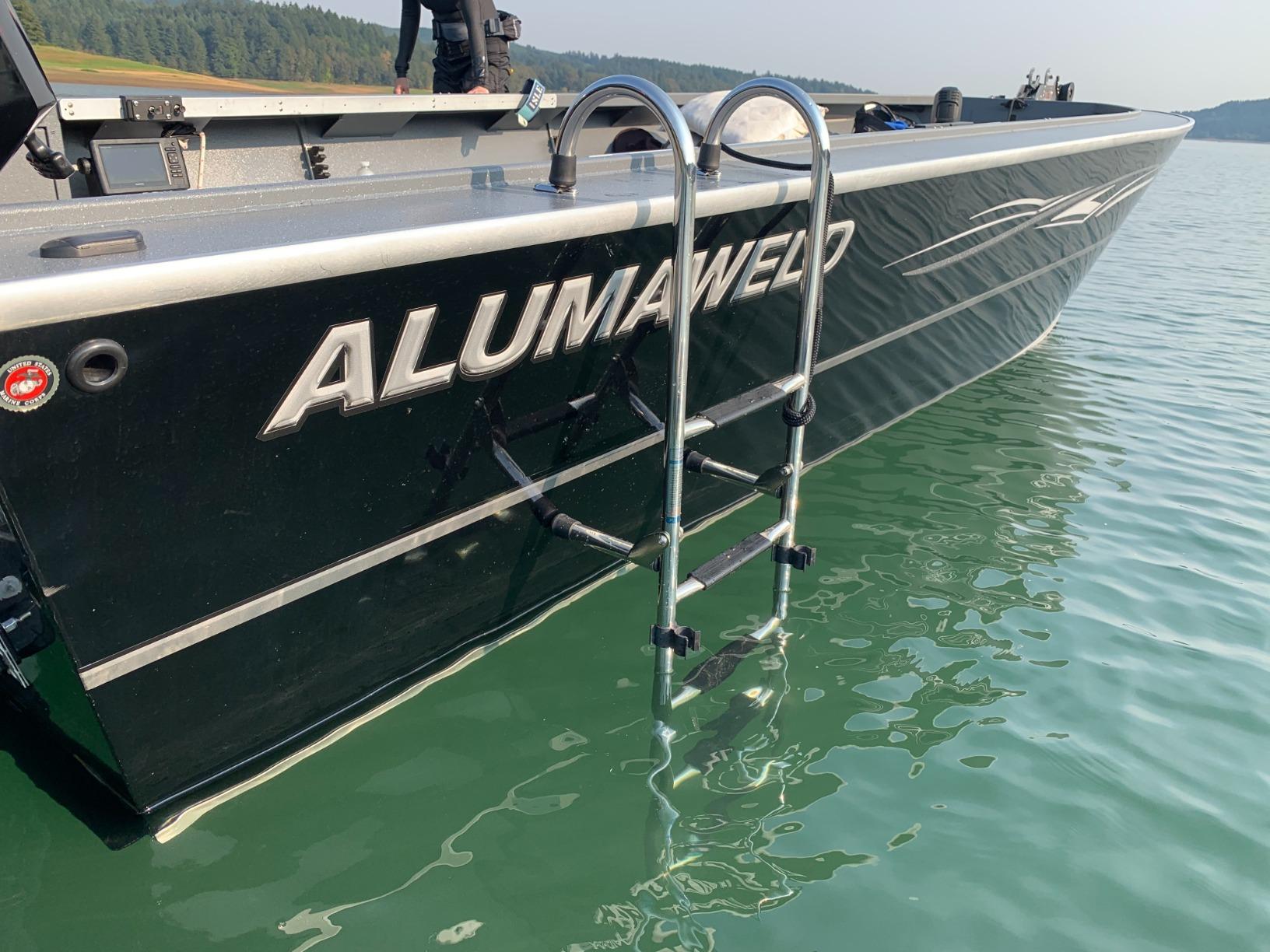 White Water - B00365-4 Step Gunwale-Mounted Removable Ladder | Marine 304 Stainless Steel Heavy-Duty Boarding Ladder | Corrosion-Resistant w/Deck Mount Brackets | Non-Slip Steps for Boats & Yachts customer photo 2