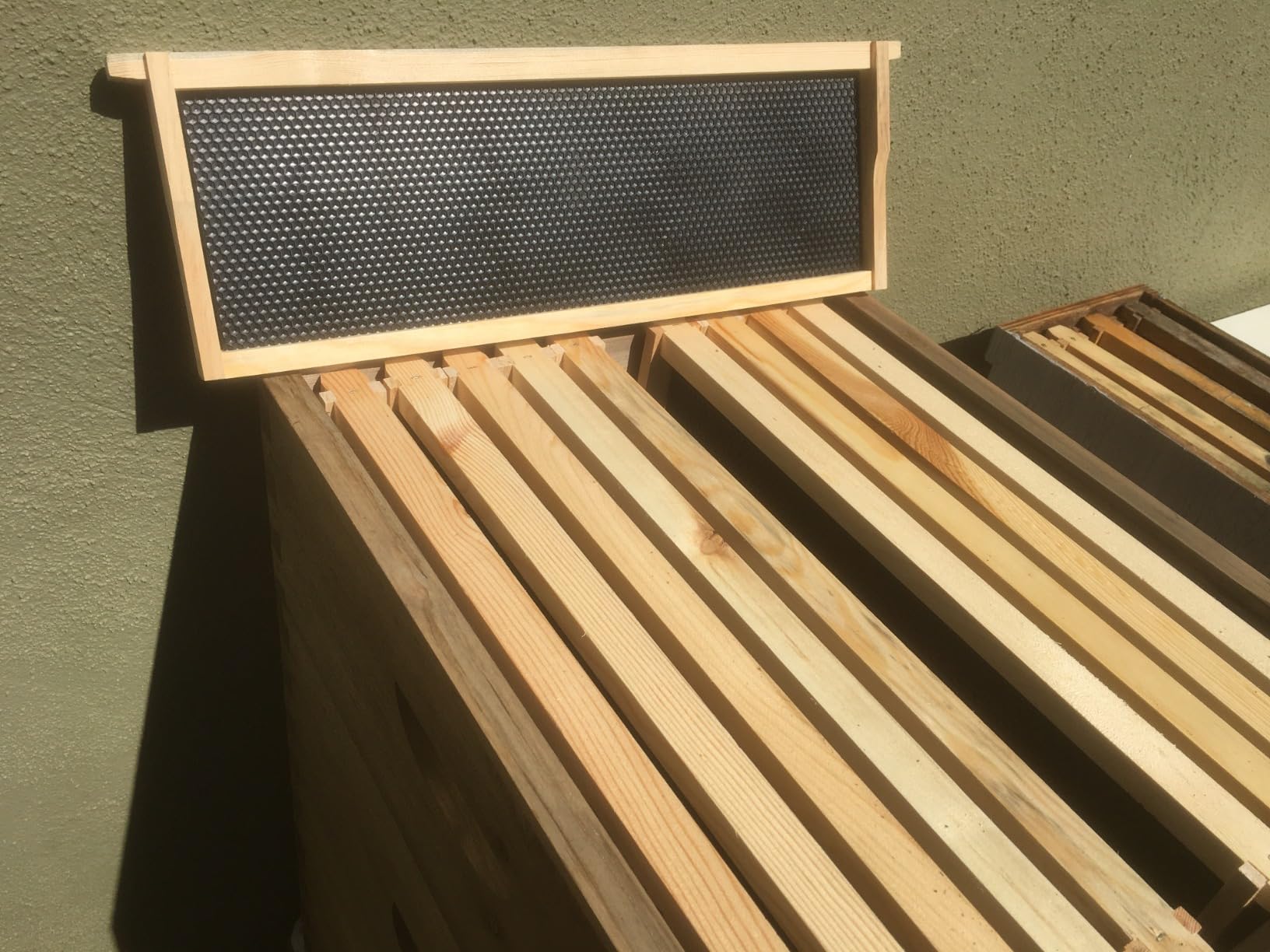 CO-Z Bee Hive Boxes Starter Kit, Langstroth Beehive for Bee Keeping, 3 Layer Bee House with 10 Medium and 20 Deep Frames & Foundations customer photo 2