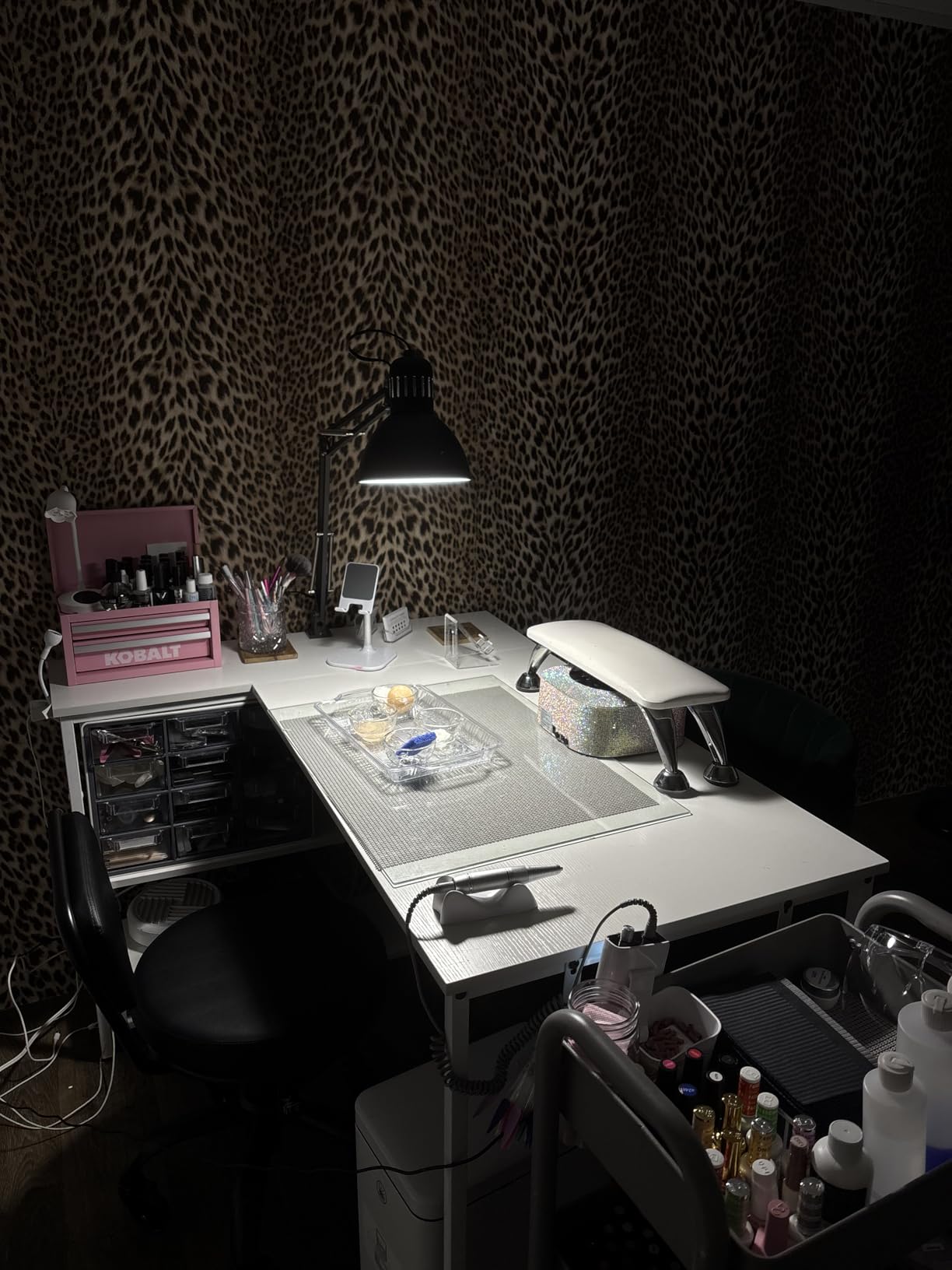 MAYAKOBA Salon Nail Pedicure Stool Pedicure Chair Dayton Black Pneumatic, Adjustable, Rolling Salon Furniture & Equipment customer photo 1