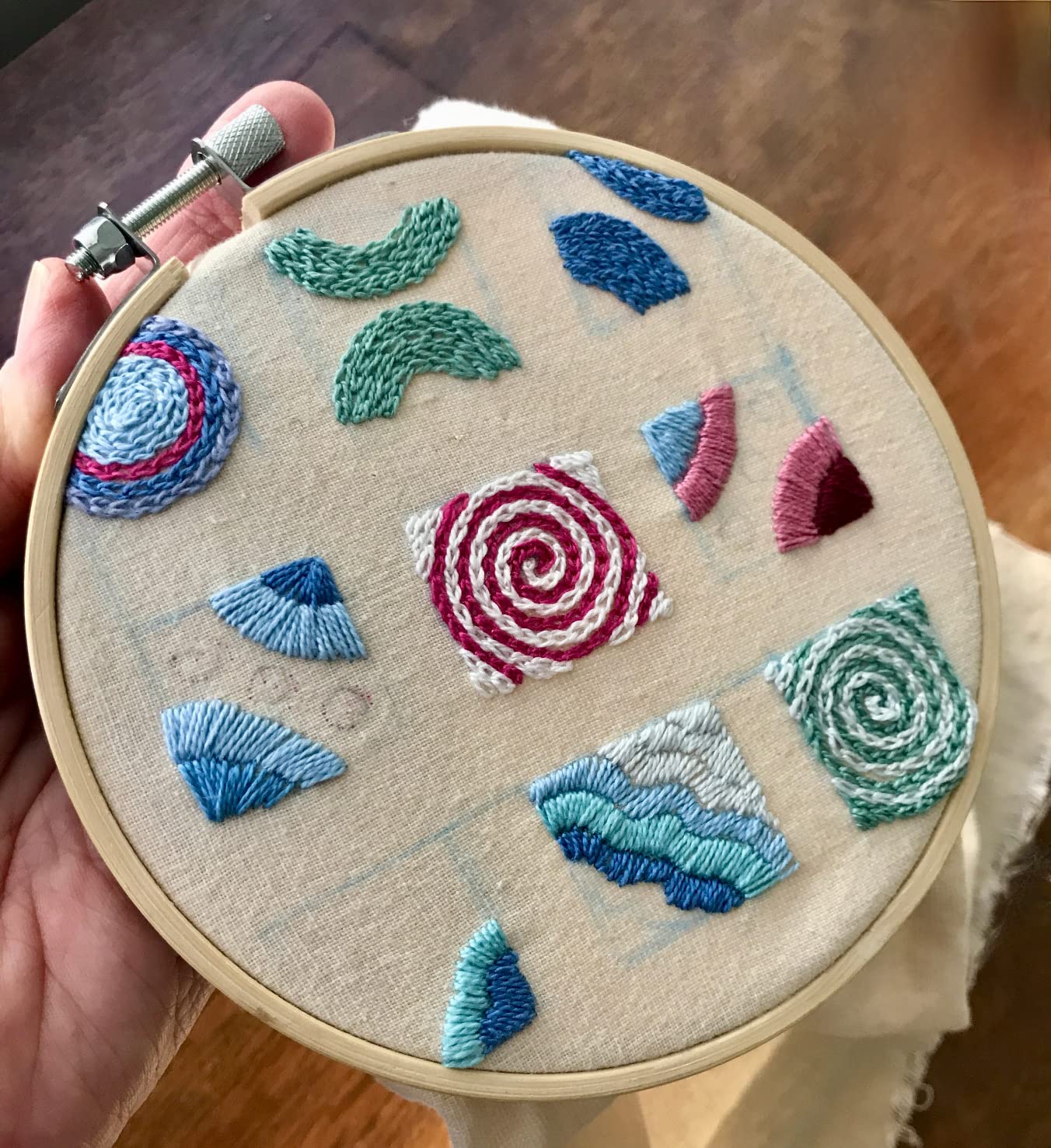 Similane 5 Pieces Embroidery Hoops Bamboo Circle Cross Stitch Hoop Ring 5 inch to 10 inch for Embroidery and Cross Stitch customer photo 2