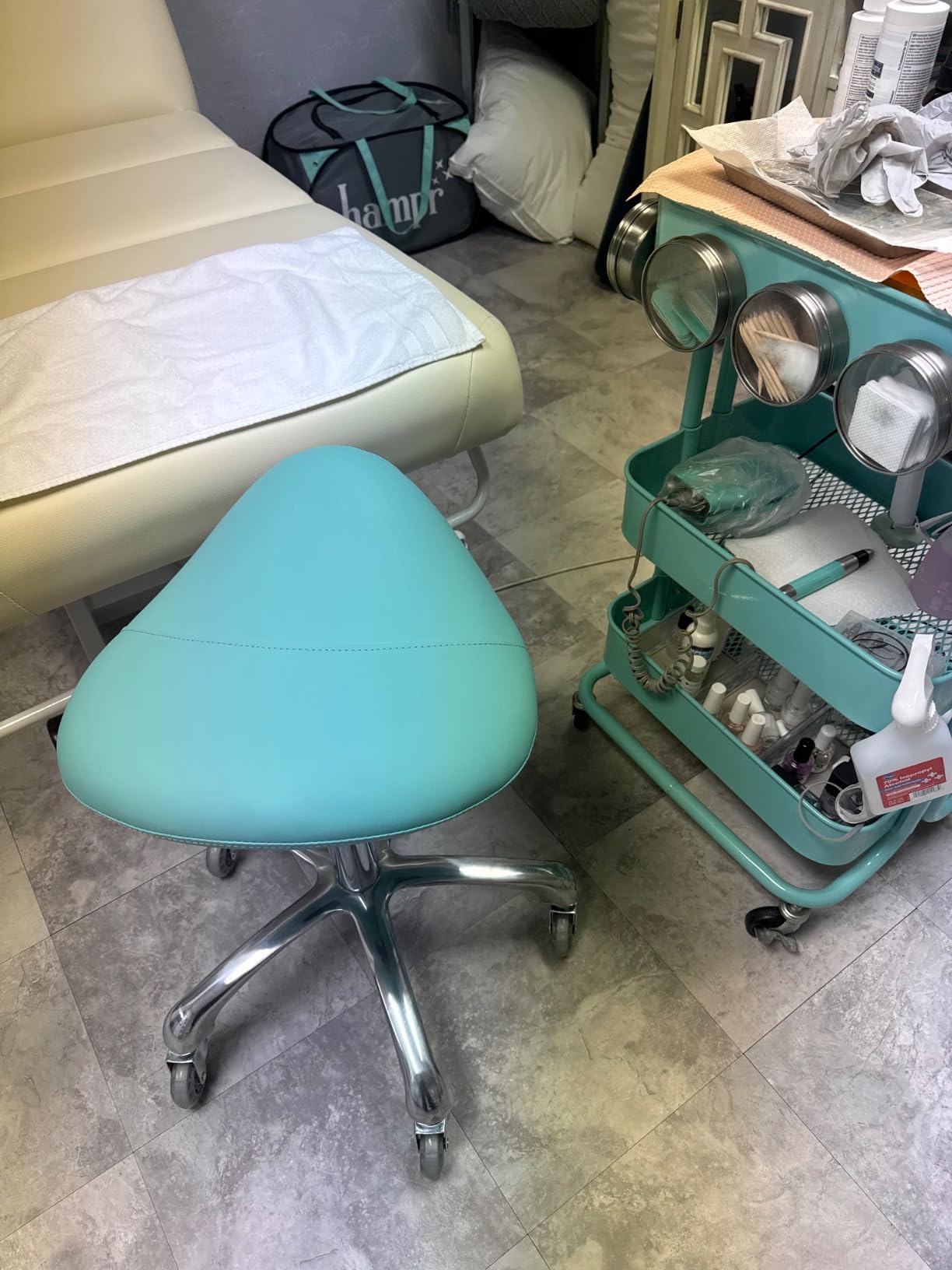 Saddle Stool Rolling Ergonomic Swivel Chair for Esthetician Massage Clinic Kitchen Tattoo Salon Cutting, Adjustable Hydraulic Posture Stool with Wheels (Without Backrest, Cyan) customer photo 1