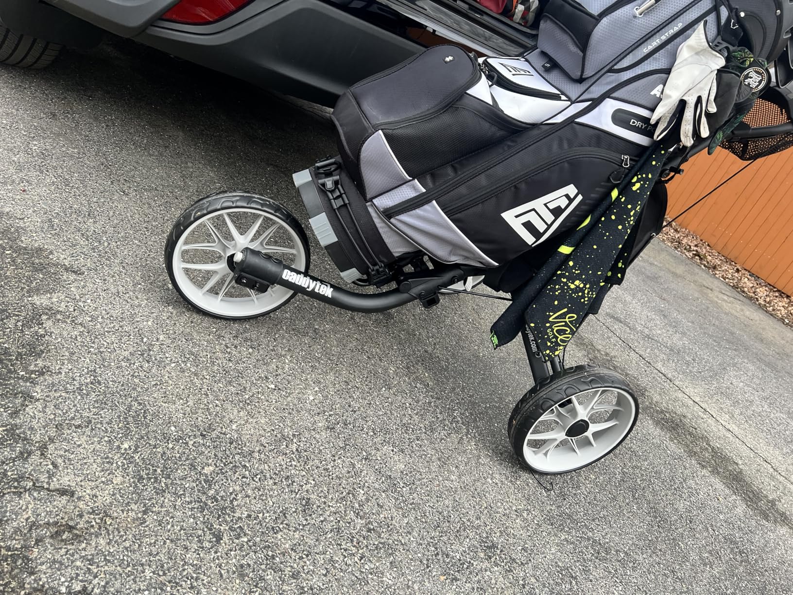 Caddytek CaddyLite EZ V8 Golf Push Cart - Lightweight 3 Wheel Foldable Cart with One-Click 2-Step Folding, EVA Wheels, Adjustable Handle, Cooler Basket, Umbrella & Drink Holder, Compact Golf Cart customer photo 1