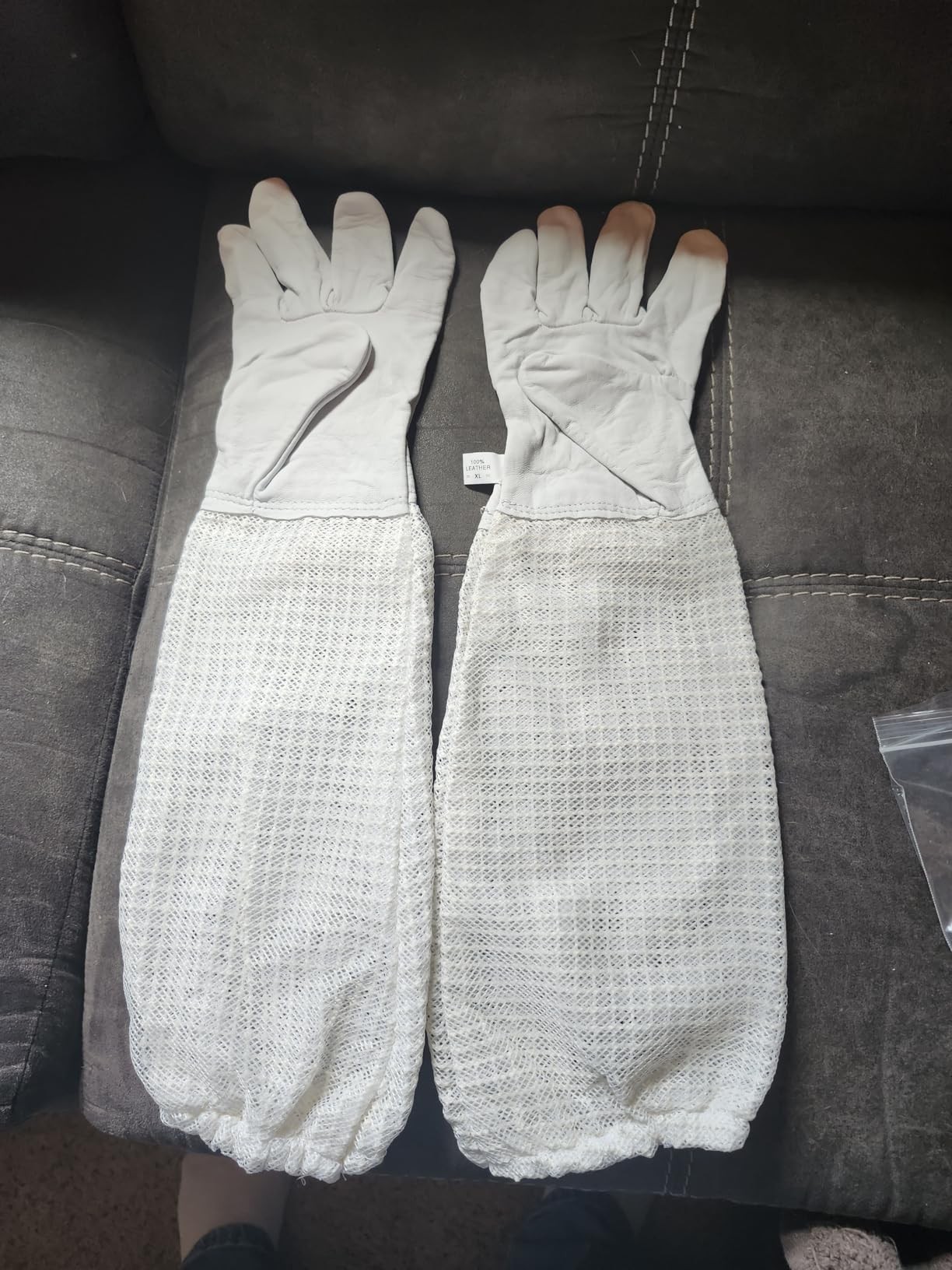 Luwint Premium Goatskin Beekeeping Gloves, Bee Beekeeper Gloves with 3 Layers Ventilated Mesh Sleeve and Elastic Cuffs customer photo 2