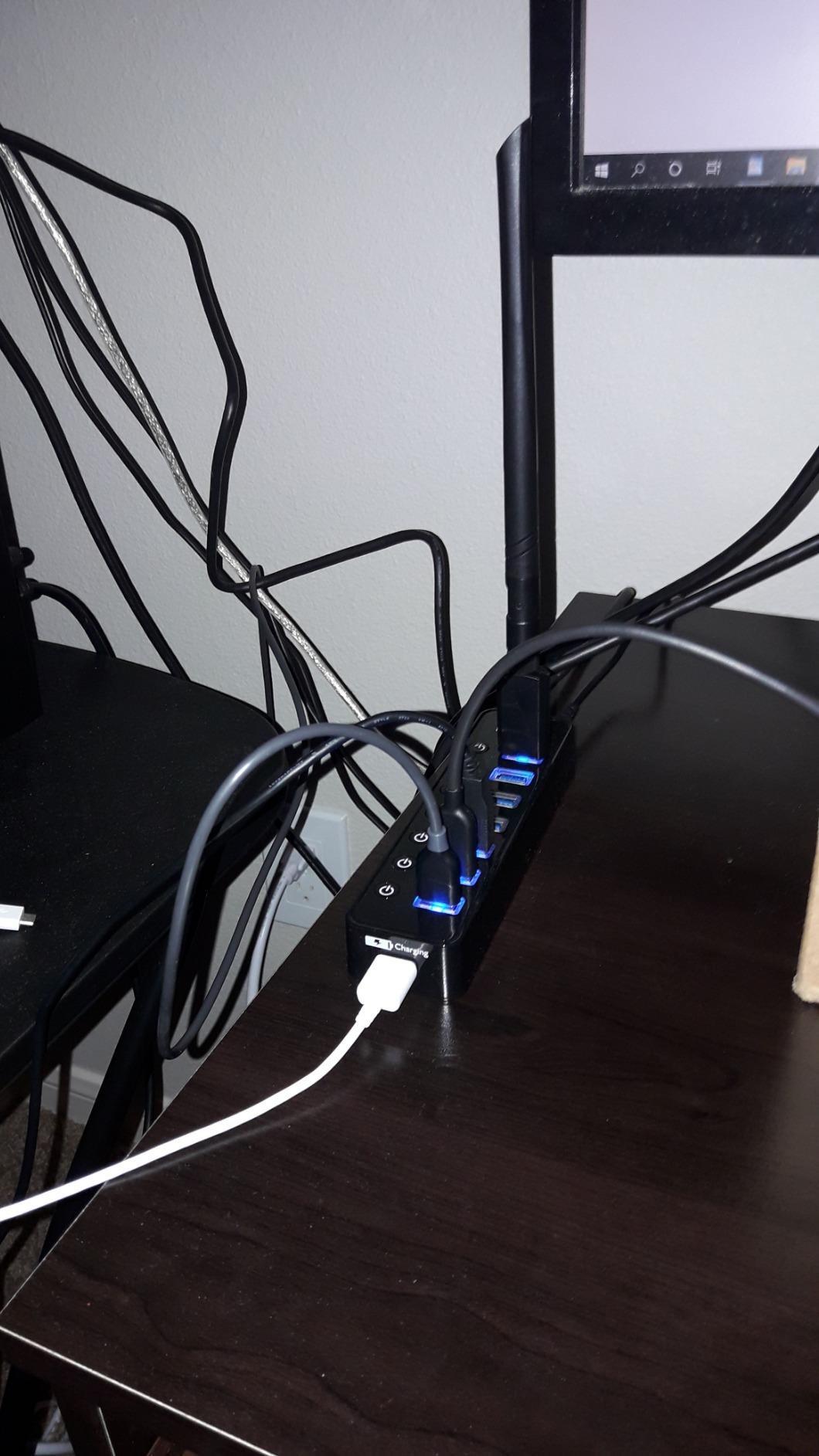 Powered USB Hub 3.0, Atolla 7-Port USB Data Hub Splitter with One Smart Charging Port and Individual On/Off Switches and 5V/4A Power Adapter USB Extension for MacBook, Mac Pro/Mini and More. customer photo 2