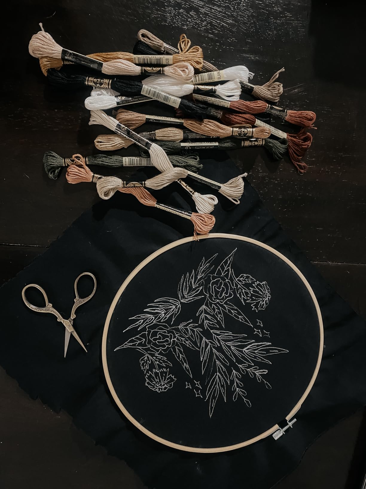 Caydo 6 Pieces Embroidery Hoop Set Circle Cross Stitch Hoop Ring 4 inch to 10 inch for Embroidery and Cross Stitch customer photo 1