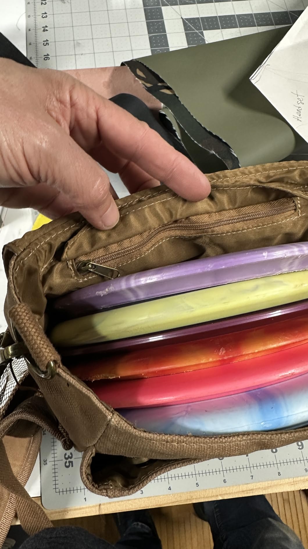 Disc Golf Bag | Frisbee Golf Bag | Easy to Carry | Lightweight Fits Up to 10 Discs | 16 oz Waxed Canvas Sturdy Design | Belt Loop | Double Button Design | Bottle Holder customer photo 1
