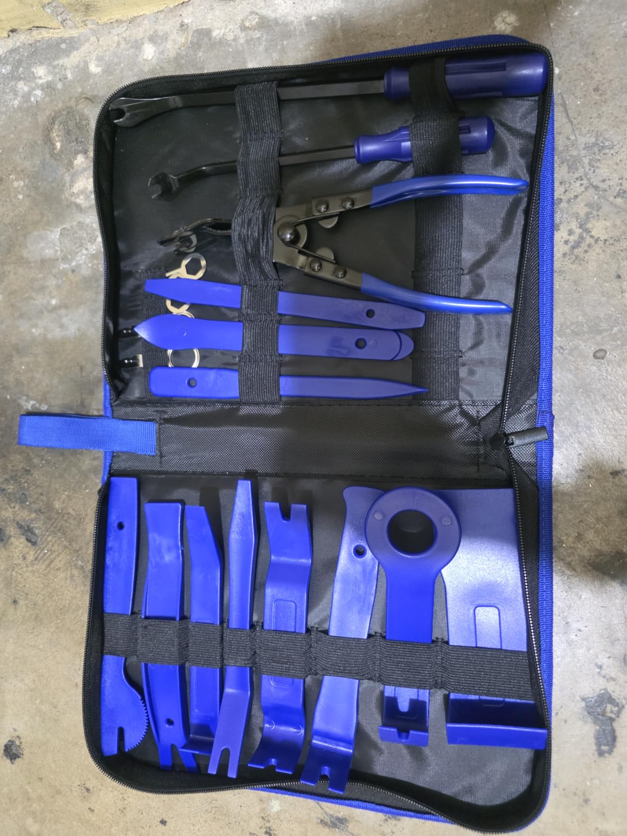 Poraxy 19Pcs Trim Removal Tool, Car Panel Dashboard Door Audio Trim Removal Tool Kit, Auto Clip Pliers Fastener Remover Set, Plastic Pry Tool, Automotive Upholstery Removal Kit customer photo 2