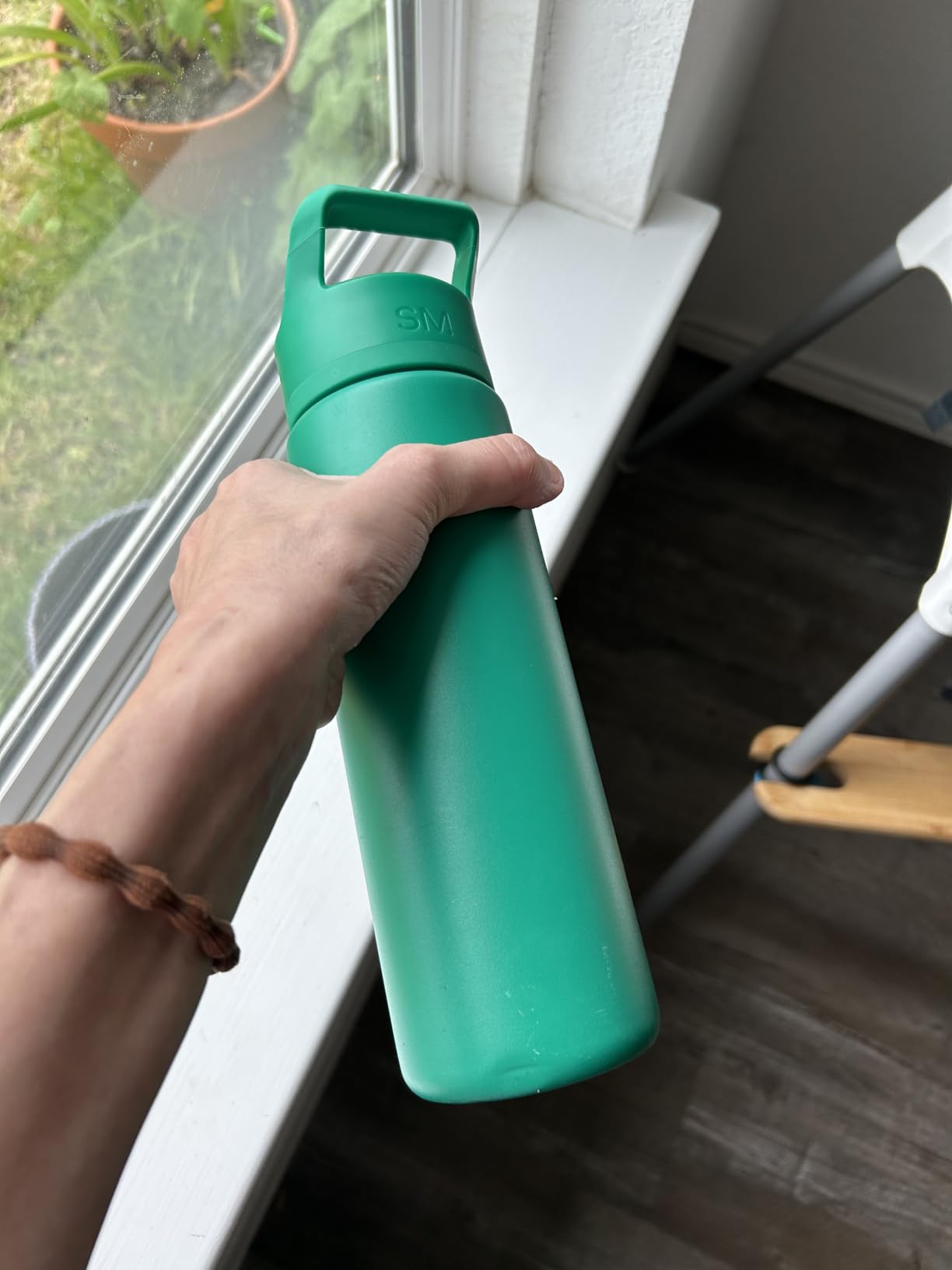 Simple Modern Water Bottle with Straw Lid Vacuum Insulated Stainless Steel Metal Cup Bottles | Reusable Leak Proof BPA-Free Flask for Gym Sports | Summit Collection | 22oz, Midnight Black customer photo 2
