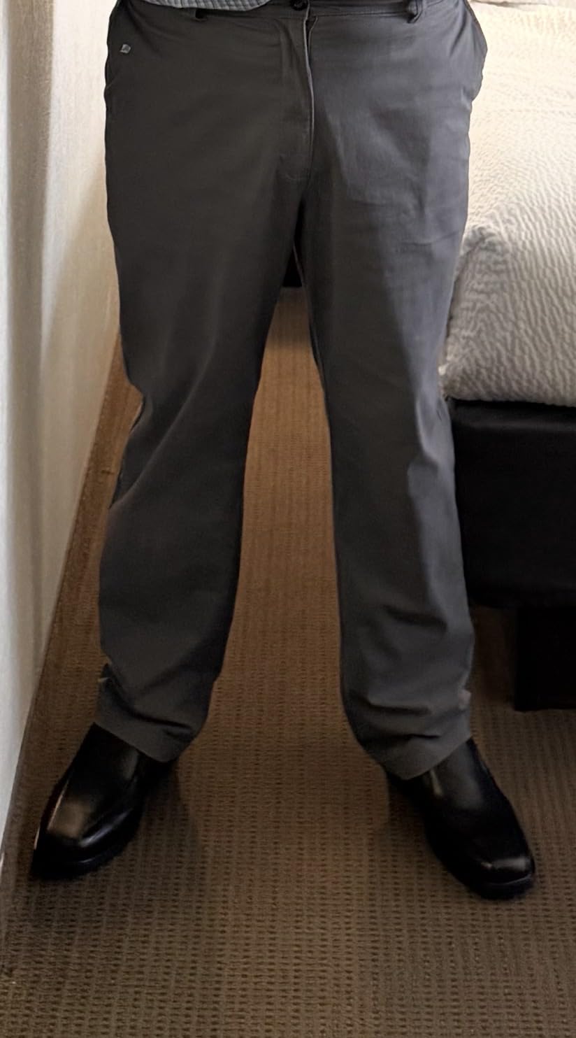 Amazon Essentials Men's Athletic-Fit Chino Pants customer photo 1