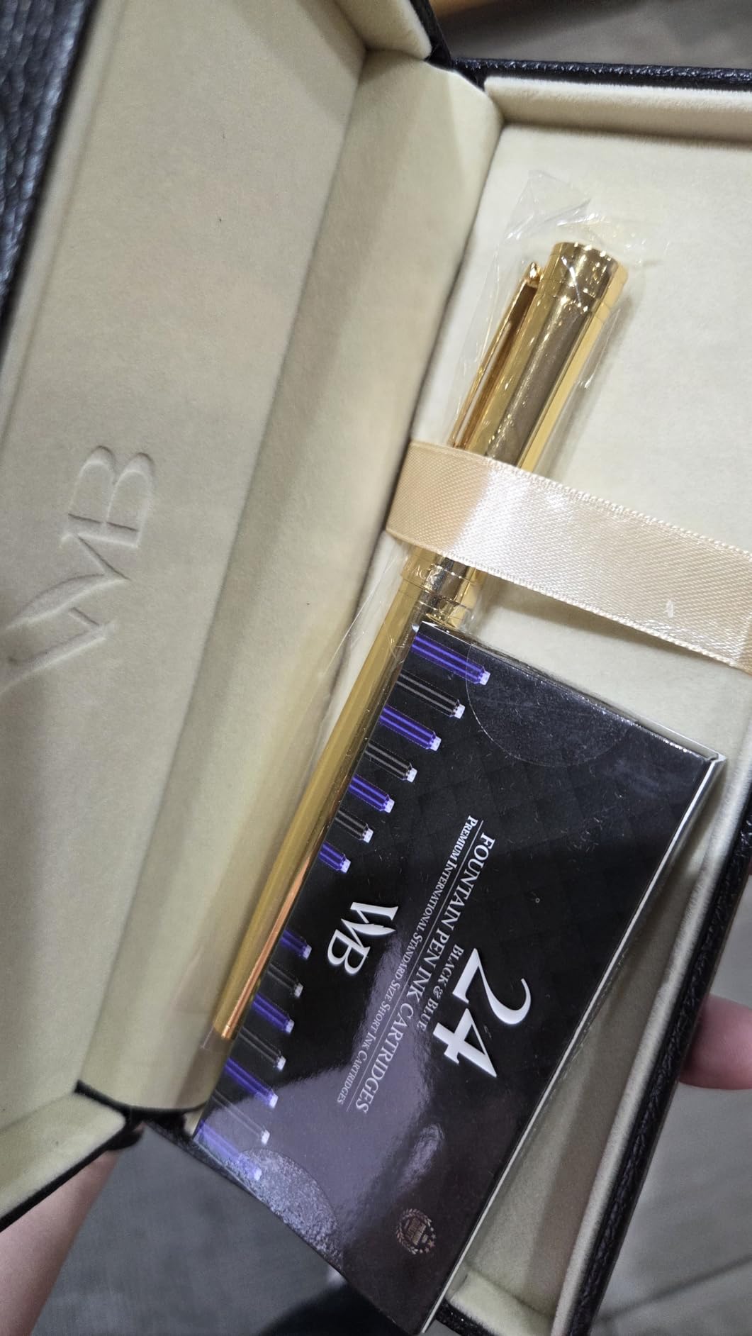 Wordsworth & Black Fountain Pen Set, Medium Nib, Includes 24 Ink Cartridges and Ink Refill Converter, Gift Case, Journaling, Calligraphy, Smooth Writing Pens [Silver Gold], Perfect for Men and Women customer photo 1