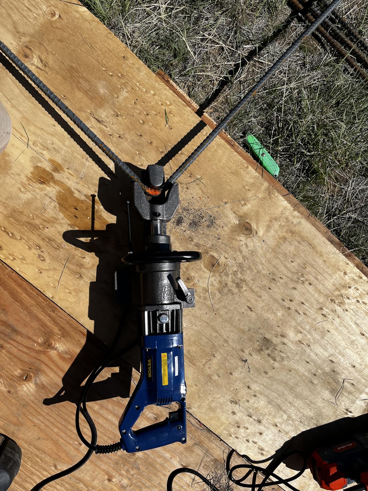 Happybuy Electric Hydraulic Rebar Bender, 900W Portable Electric Rebar Bender, Bending up to 5/8 Inch #5 4-16mm Rebar Bending Angle 0-90 Degrees, 110V (900W RB-16) customer photo 1