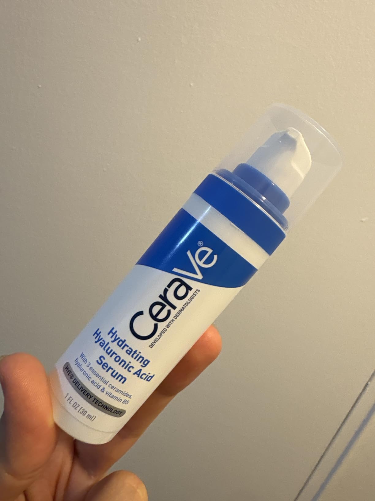 CeraVe Hyaluronic Acid Serum for Face with Vitamin B5 and Ceramides, Hydrating Face Serum for Dry Skin, Fragrance Free, 1 Ounce customer photo 2