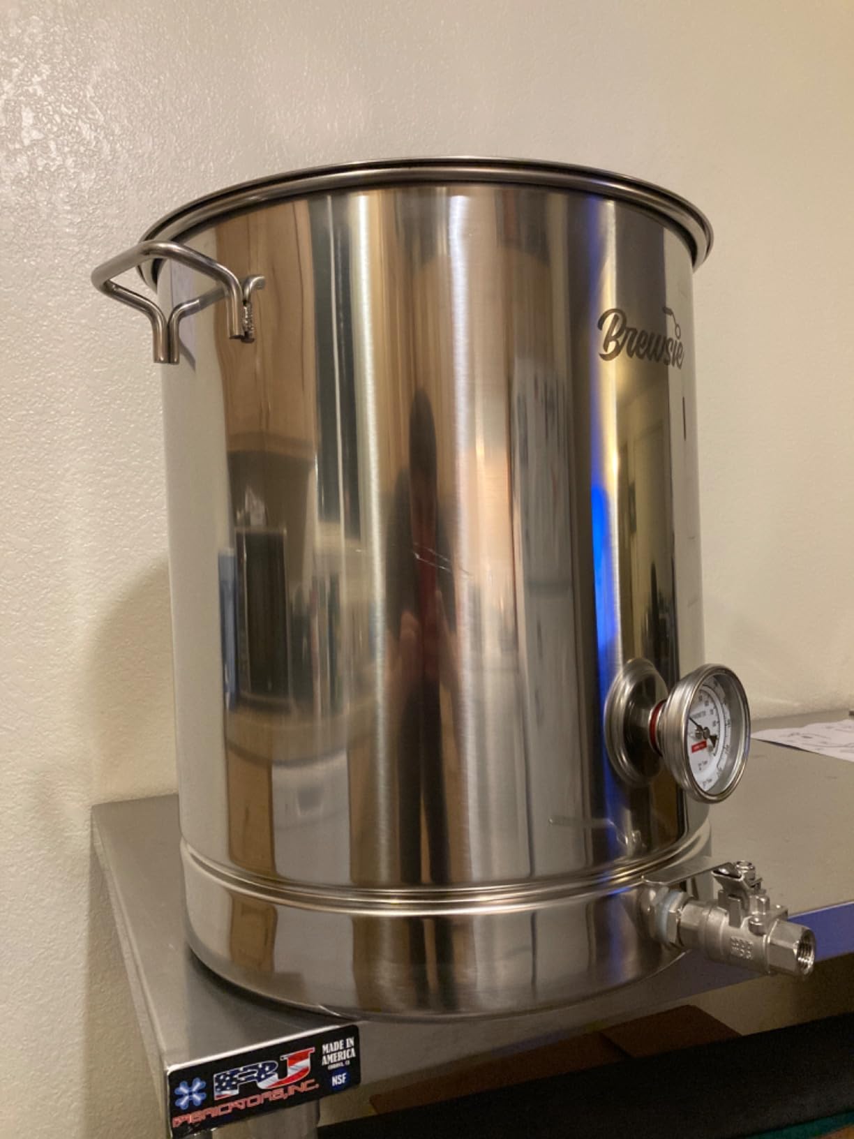 BREWSIE Stainless Steel Home Brew Kettle w/Dual Filtration, False Bottom Thermometer and Ball Valve for Brewing (8 Gal/ 32 QT) customer photo 1