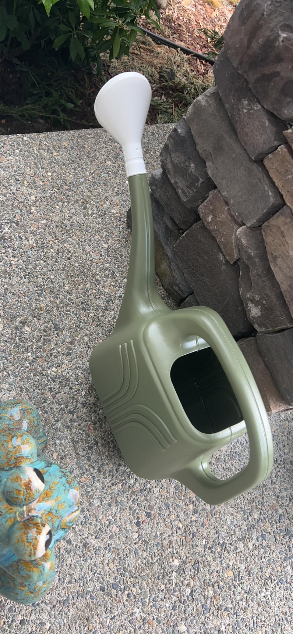 Bloem Promo Watering Can: 2 Gallon Capacity - Living Green - Durable Resin, Removable Nozzle Spout, Two Handles, Wide Mouth, for Indoor and Outdoor Use, Gardening customer photo 1