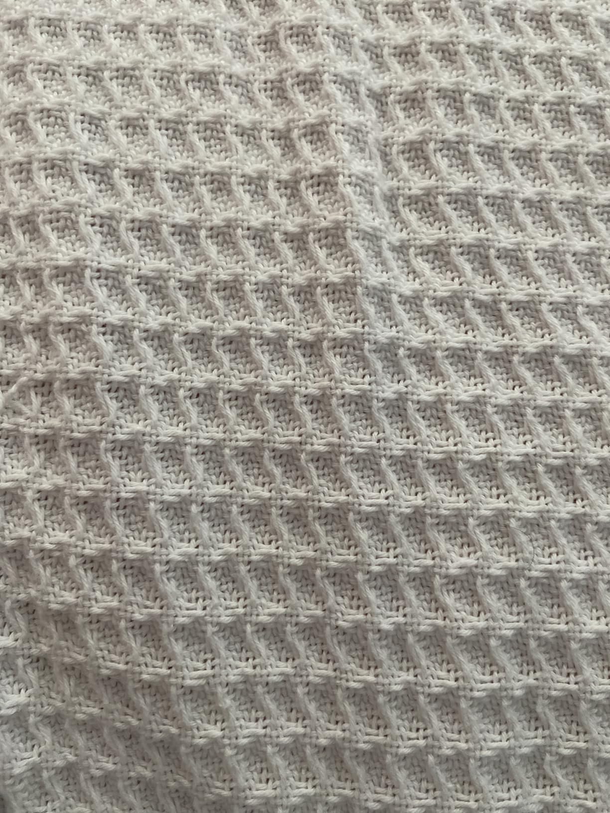 Bedsure 100% Cotton Blanket Queen Size for Bed - Cooling Breathable and Soft for Summer, Thick Cozy Waffle Weave Blanket Gifts for Women, White, 90x90 Inches customer photo 1