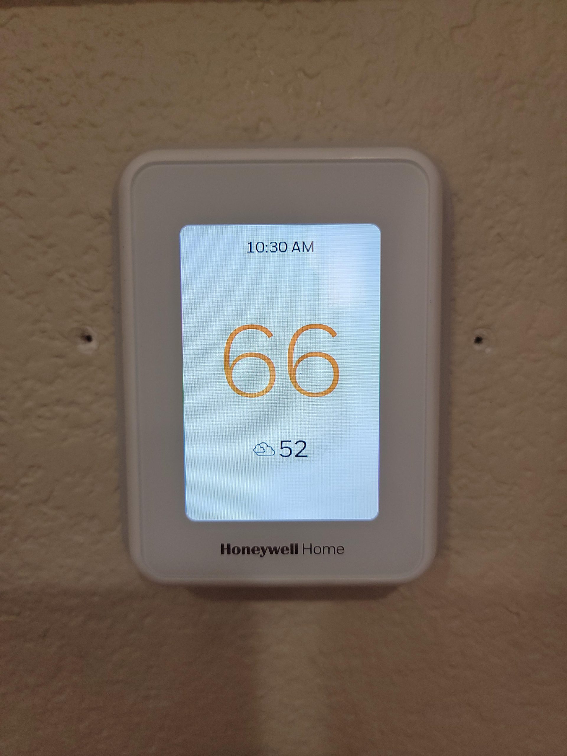 Honeywell Home T9 WiFi Smart Thermostat with 1 Smart Room Sensor, Touchscreen Display, White customer photo 1