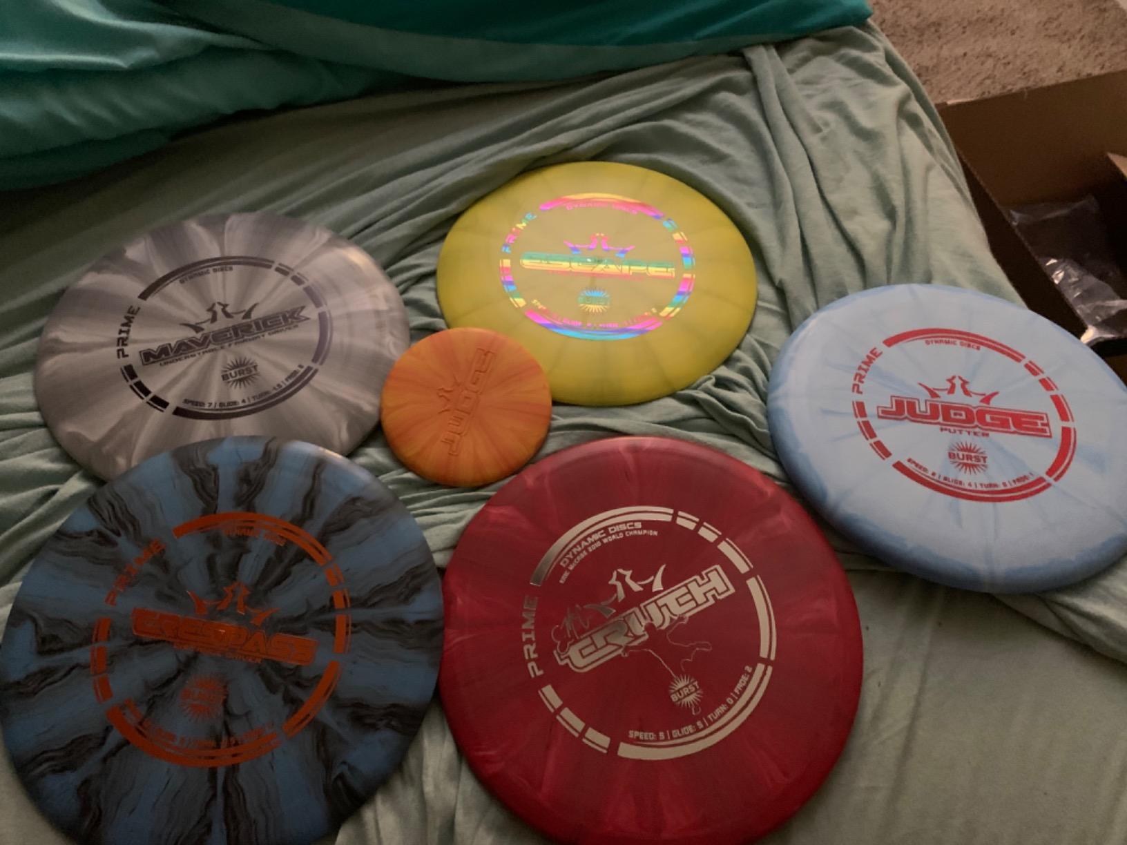 Dynamic Discs Prime Burst 5 Disc Golf Set | Includes Putter, Midrange, 2X Fairway & Driver + Mini Marker | Disc Golf Accessories for Beginners | 170-176g | Beginner Pack for Amateurs customer photo 2