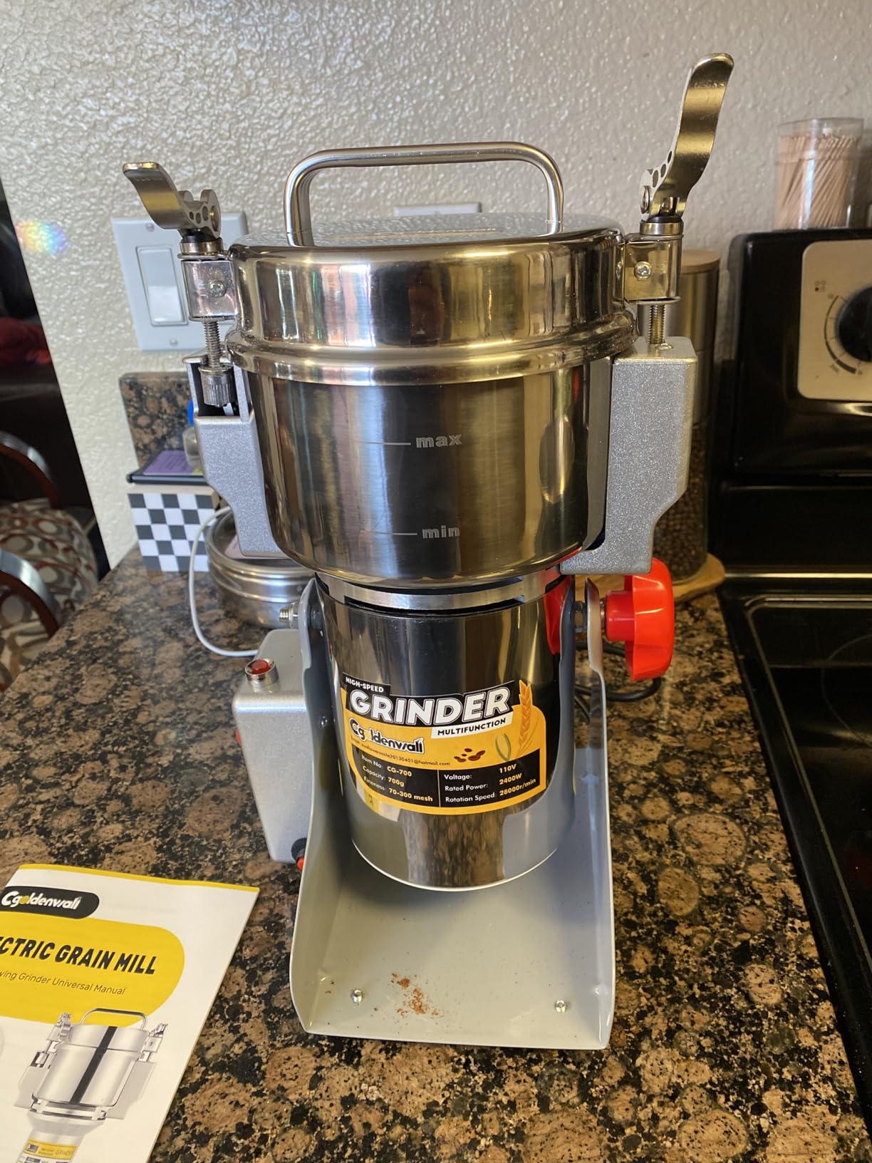 CGOLDENWALL 700g Electric Grain Grinder Mill Safety Upgraded 2400W High-speed Spice Herb Grinder Commercial Superfine Grinding Machine Dry Cereals Pulverizer CE 110V (700g Swing Type) customer photo 1