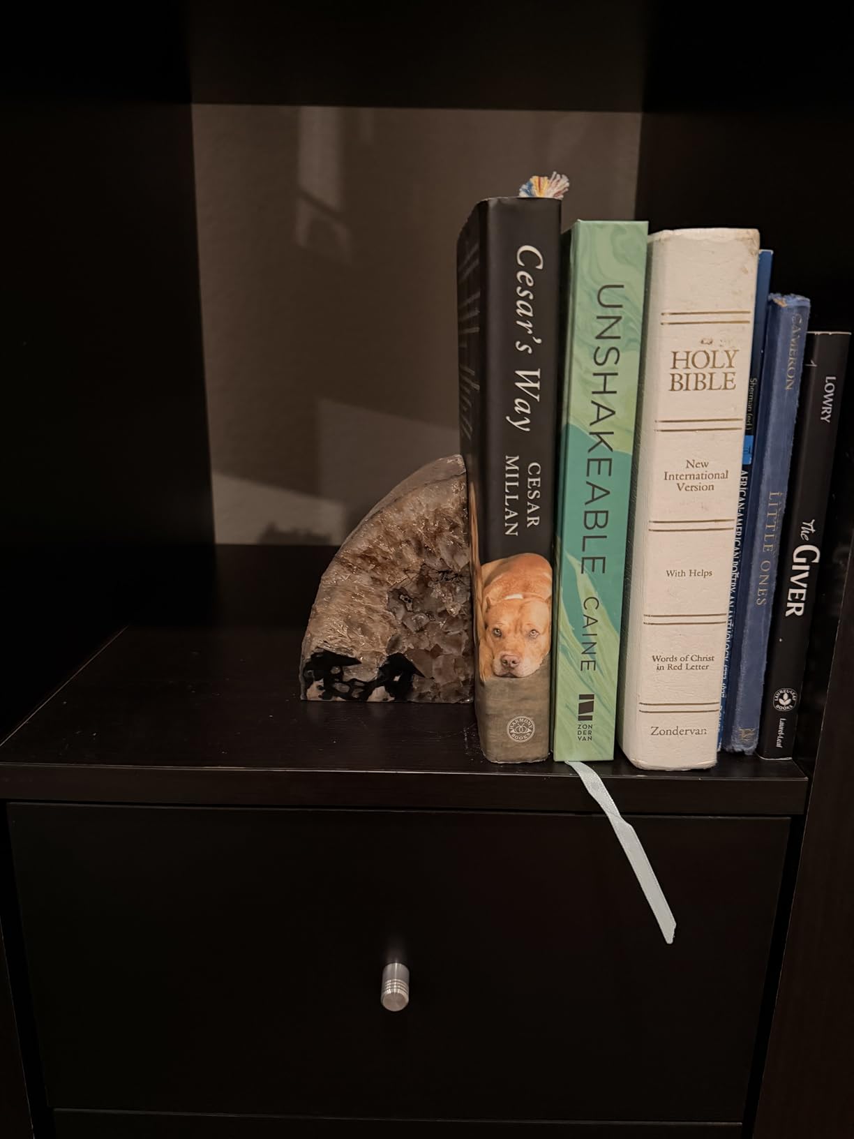 AMOYSTONE Agate Geode Bookends Heavy Duty Stone Book Ends Decorative Bookend Holder Home Office Decor with Rubber Bumpers Teal 1 Pair, 2-3 LBS customer photo 2