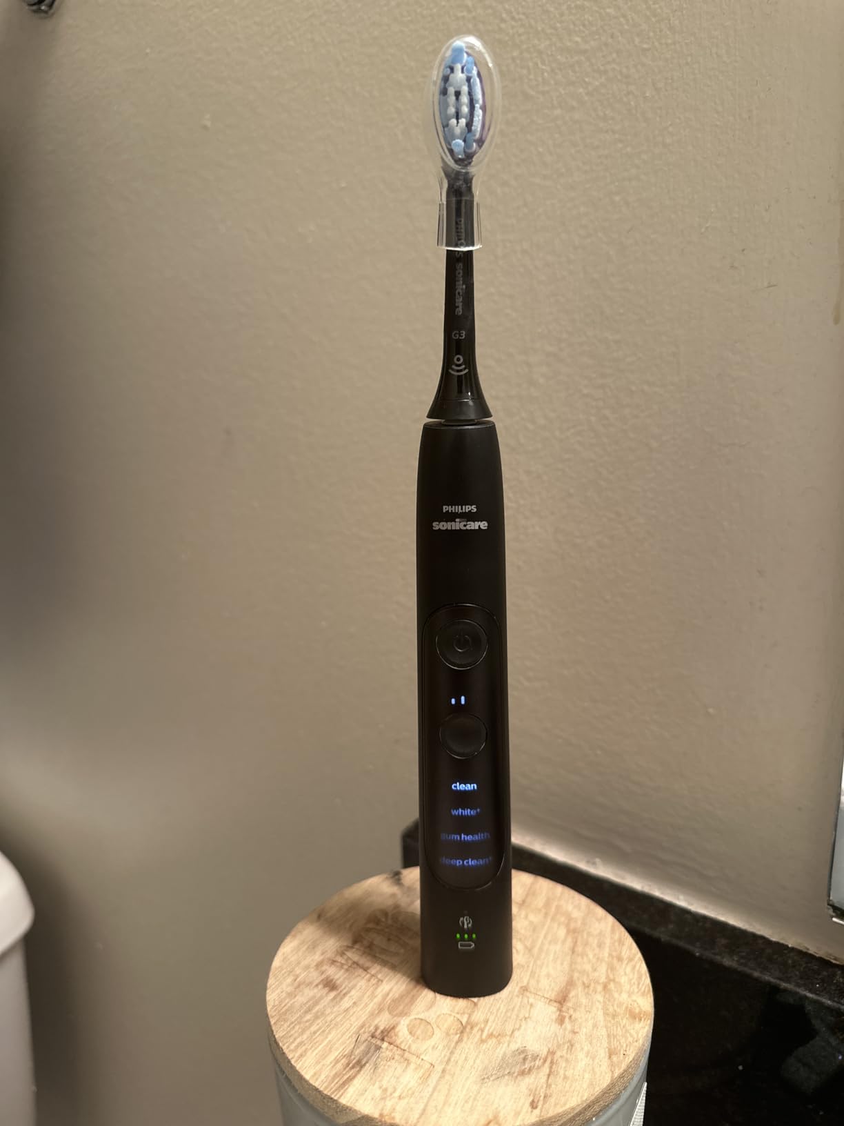 Philips Sonicare ExpertClean 7500 Rechargeable Electric Power Toothbrush, Pink, HX9690/07 customer photo 2