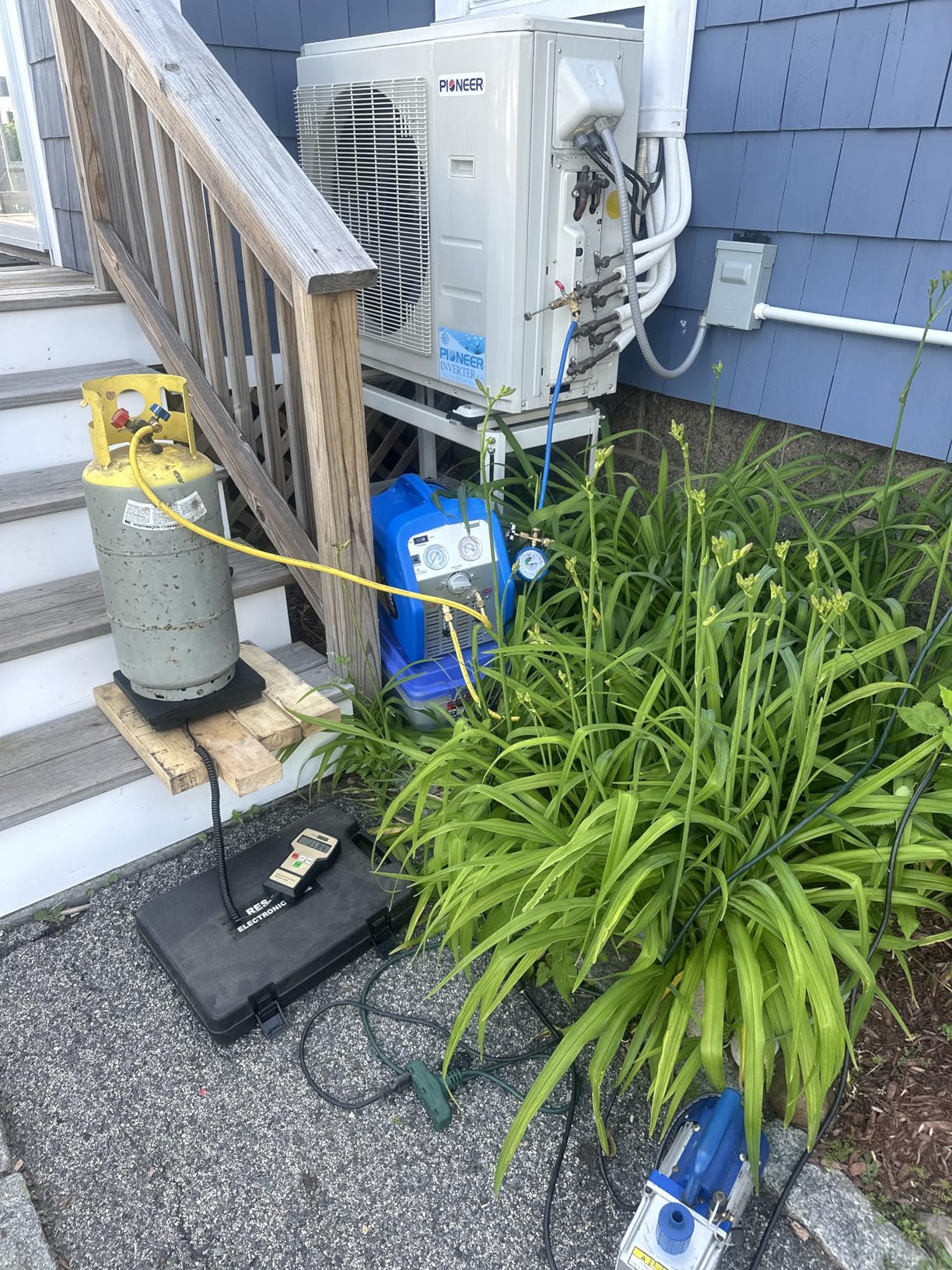 VIVOHOME 110-120V AC 60Hz 3/4HP Single Cylinder Portable Refrigerant Recovery Machine Blue customer photo 1