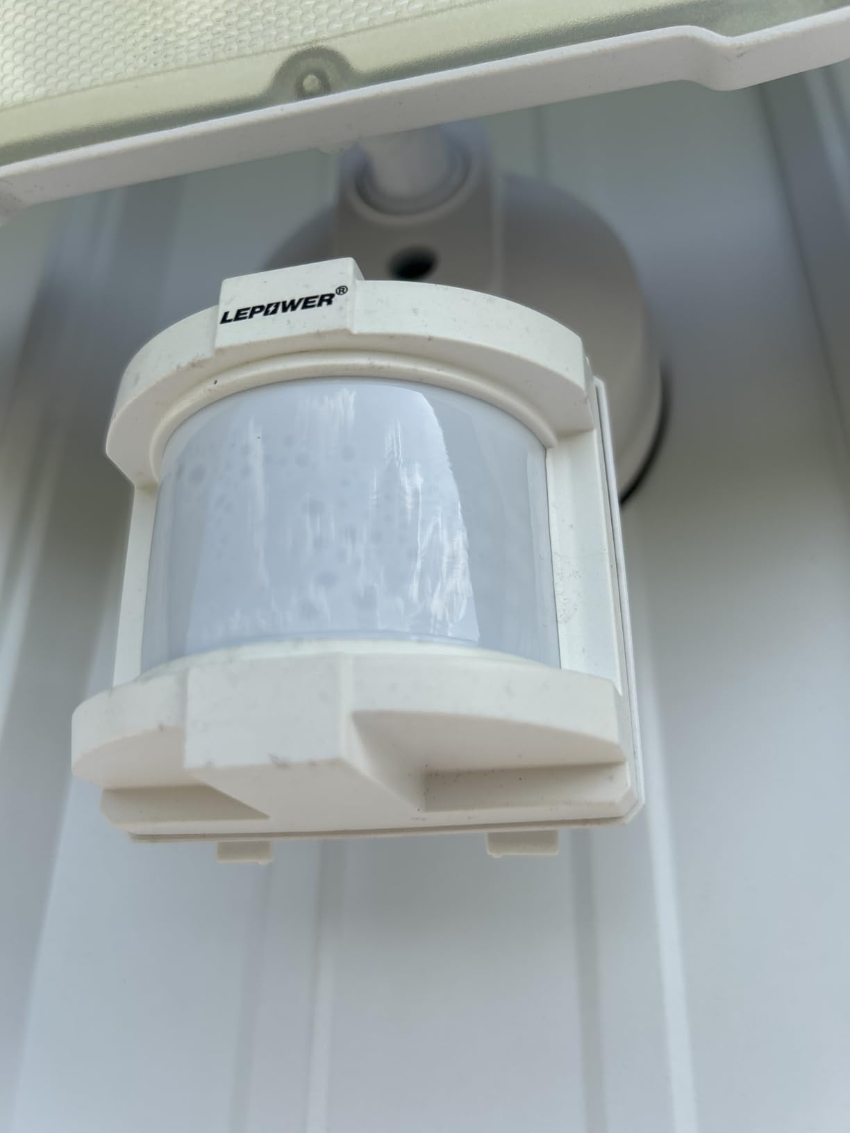 LEPOWER LED Security Lights Motion Sensor Light Outdoor, 38W 4200LM Light, 5500K, IP65 Waterproof, 3 Head Detected Flood Light for Garage, Yard, Porch (White) customer photo 1