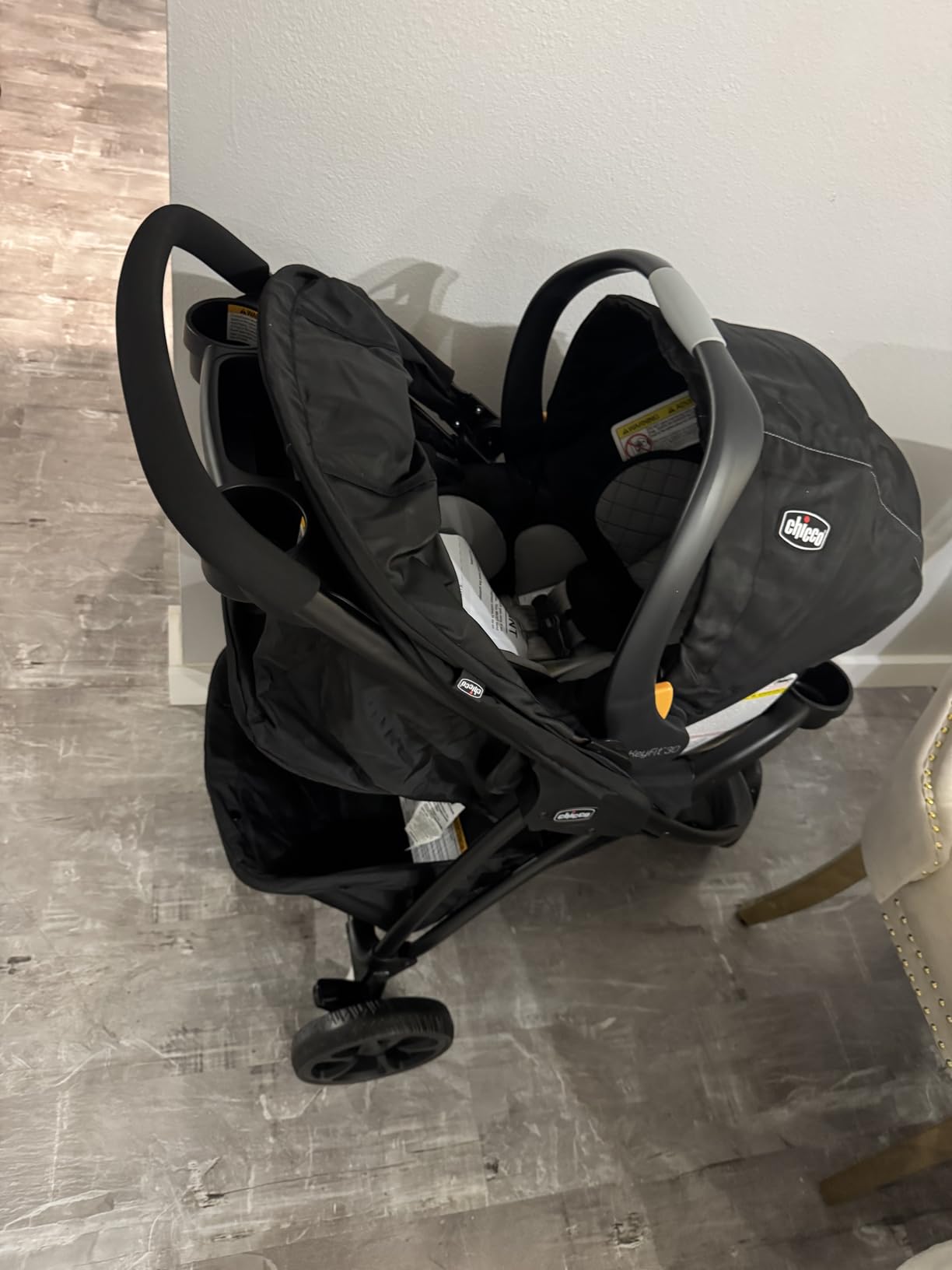 Chicco Viaro Travel System, Viaro Quick-Fold Stroller with KeyFit 30 Infant Car Seat and Base, Black/Black customer photo 1