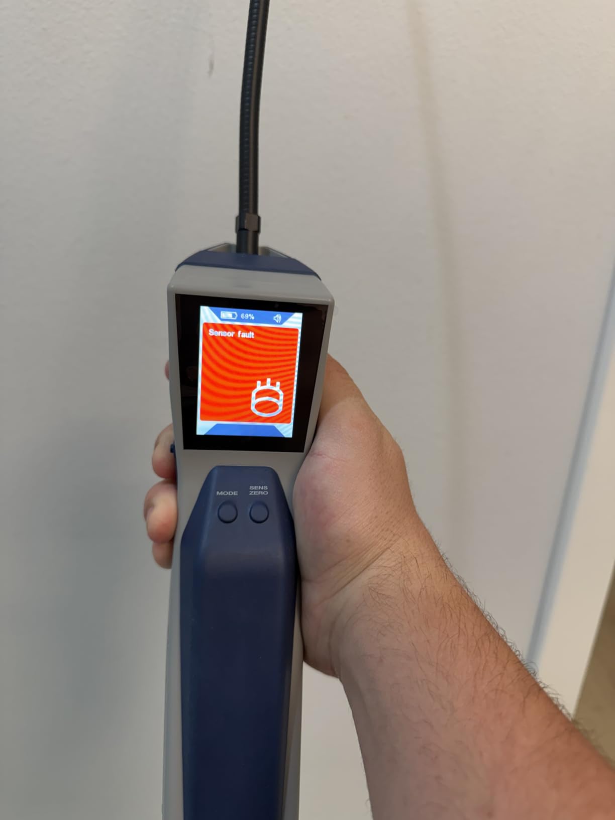 INFICON D-TEK Stratus Refrigerant Leak Detector and Portable Monitor, Model: 724-202-G1, Off-White customer photo 1