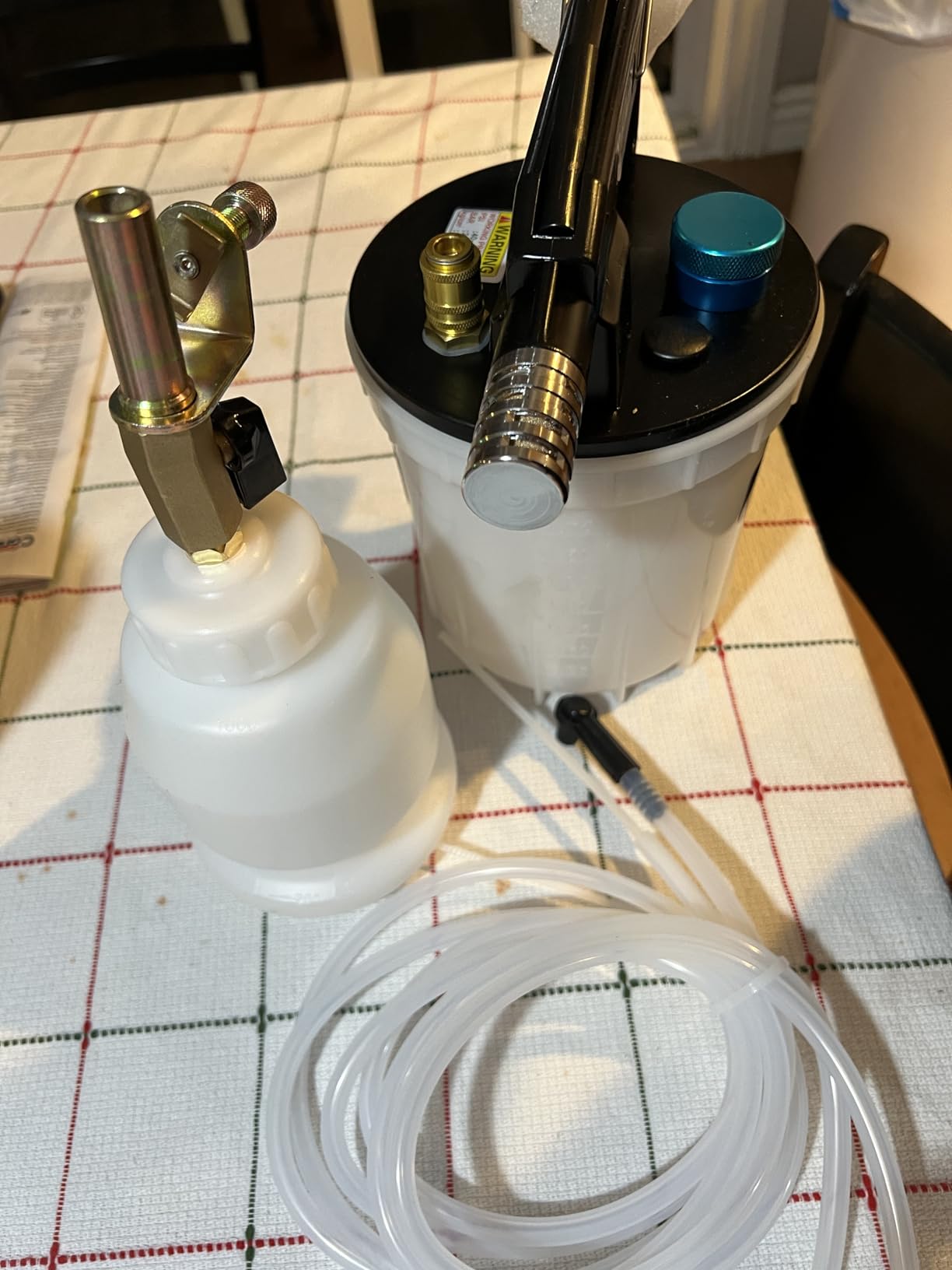 FOUR UNCLES Brake Bleeder Vacuum Pump Kit - Pneumatic Brake Fluid Extractor with 1L Refilling Bottle for Brake Fluid Bleeding, One-Person Operation customer photo 1