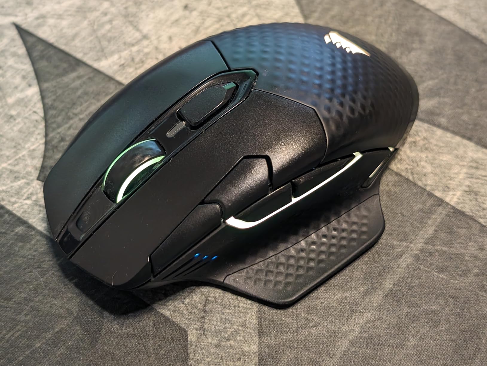 Corsair Dark CORE RGB PRO SE Wireless FPS/MOBA Gaming Mouse - 18K DPI customer photo 2