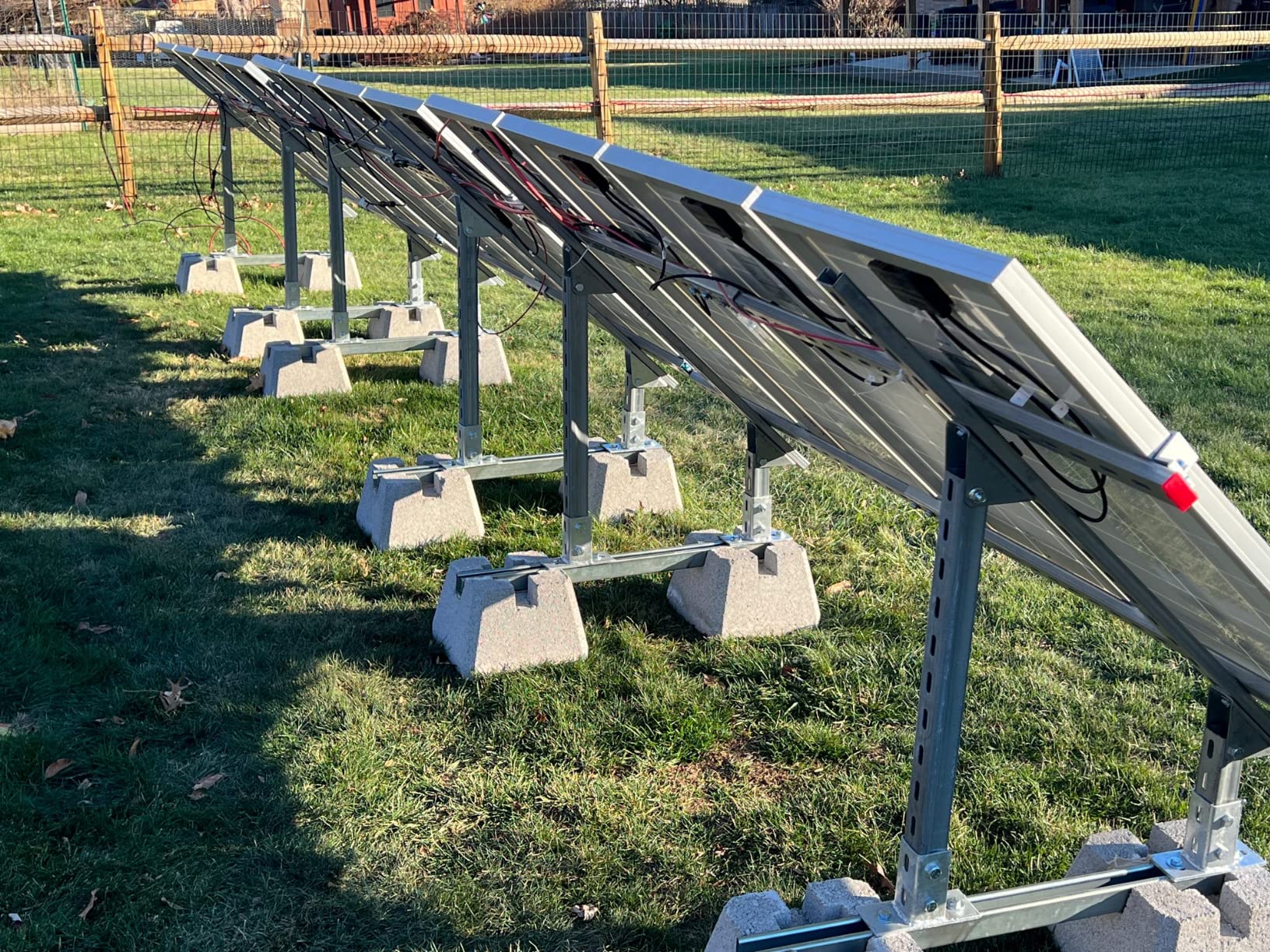 ECO-WORTHY Upgraded Solar Ground Mount Adjustable Multi-Pieces Solar Panel Mounting Brackets Kit System for 4pcs 200W/3pcs 300W/2pcs 400W Solar Panels for Ground,Open Space, Cabins and Backyard Sheds customer photo 2