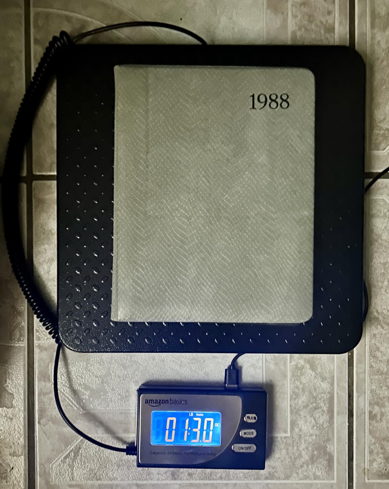 Amazon Basics Digital Postal Scale with Tare Function, Heavy Duty, Aluminium Platform, 440 lb Capacity, Digital Shipping, Portable, Black customer photo 1