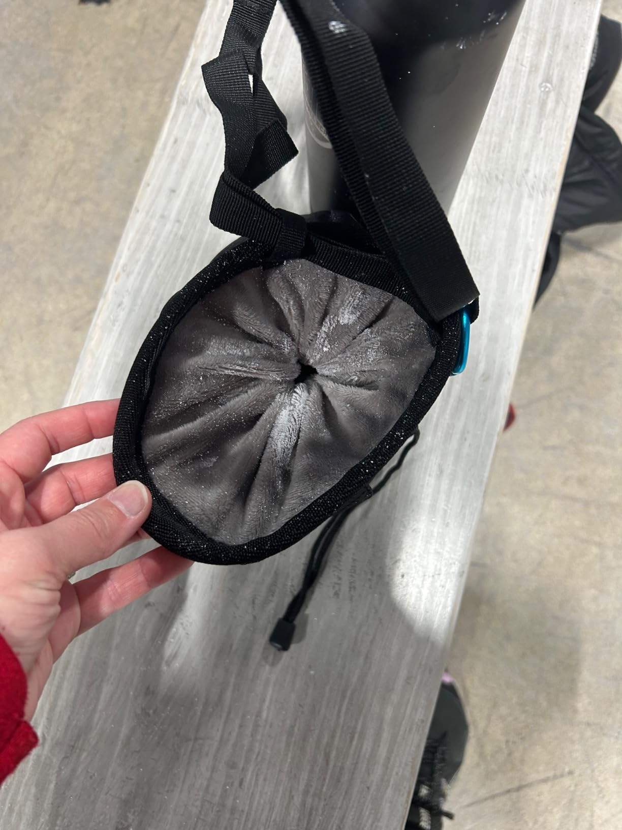 Moko Rock Climbing Chalk Bag, Bouldering Chalk Pot Bucket with Adjustable Belt & Carabiner Drawstring Climbing Gear customer photo 1