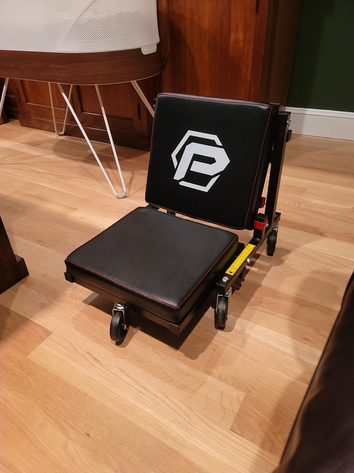 Powerbuilt 2-in-1 Rolling Creeper Seat Converts from High to Low Roller Seat, Fast, Tool-Free Conversion, Garage, Shop, Brake Jobs, Washing, Detailing, Maintenance, Thick Pad, 3-in. Casters - 240298 customer photo 1