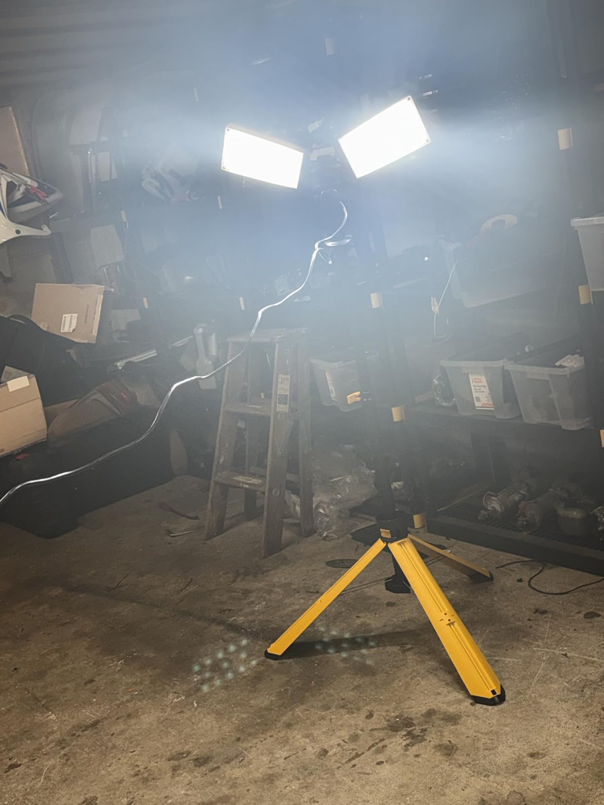 LUTEC Upgraded 6290Pro 15000 Lumen 105 Watt Dual-Head LED Work Light with Telescoping Tripod, Work Light with Stand Rotating Waterproof Lamps and 8 Ft 3-Prong Power Cord customer photo 1