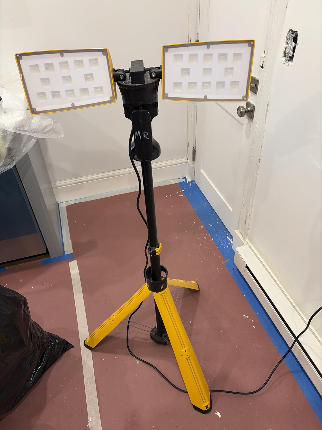 LUTEC Upgraded 6290Pro 15000 Lumen 105 Watt Dual-Head LED Work Light with Telescoping Tripod, Work Light with Stand Rotating Waterproof Lamps and 8 Ft 3-Prong Power Cord customer photo 2