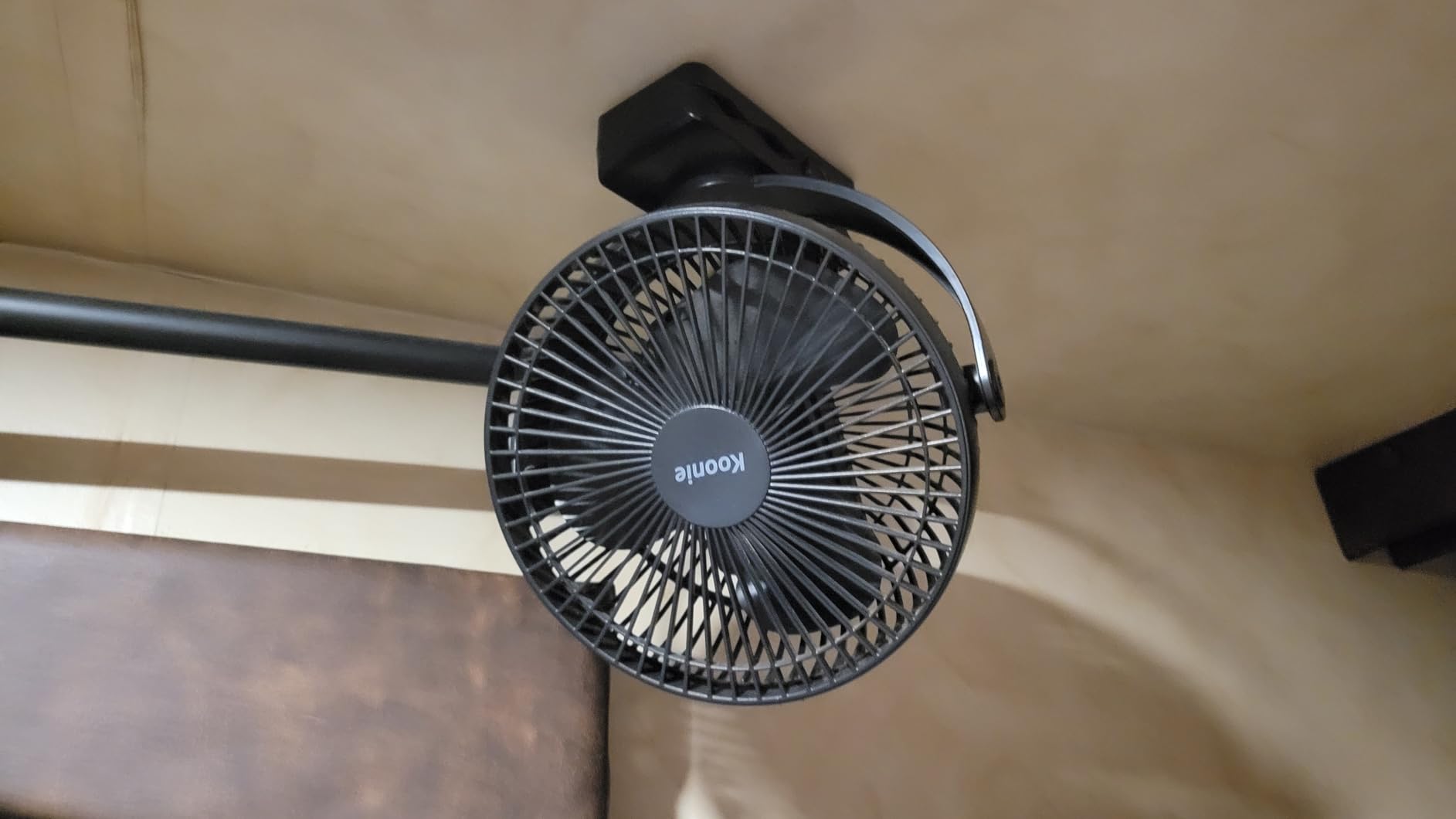 Koonie 10000mAh Clip on Fan Rechargeable, 8-Inch Battery Operated Desk Fan, USB Fan, 4 Speeds, Strong Airflow, Sturdy Clamp for Golf Cart Office Desk Outdoor Travel Camping Tent Gym Treadmill,Black customer photo 1