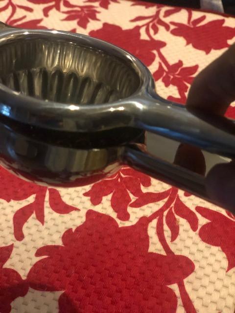 Upgraded Lemon Squeezer Meidong Super Stainless Steel 304 Hand Press Juicer Manual Citrus for Juicing Lemon and Limes, Vegetables customer photo 2