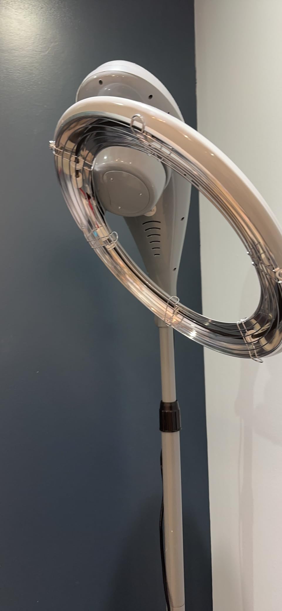AceFox Stand Hair Dryer, Orbiting Rotating Hair Processor, Hair Dryer Accelerator, Perm Styling customer photo 2