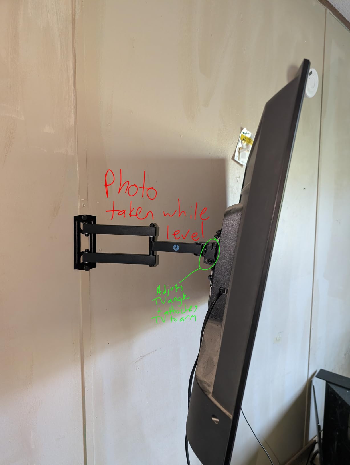 Pipishell Full Motion TV Wall Mount for 26-65 inch Flat or Curved TVs up to 77 lbs, TV Bracket Wall Mount with Articulating Arms, Extension, Tilt, Swivel, Leveling, Max VESA 400x400mm, PIMF7 customer photo 1