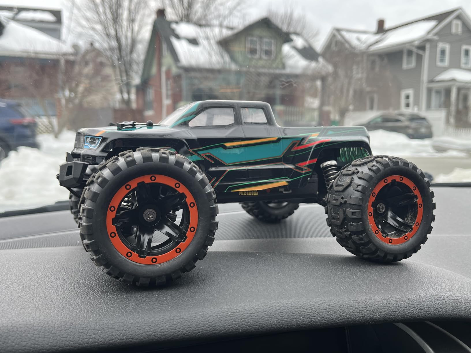 HAIBOXING RC Cars 16889, 1:16 Remote Control Car for Adults, High-Speed 36km/h RC Trucks RTR RC Crawler 2.4G All Terrain Waterproof Off-Road Vehicle with 2 Batteries Gifts for Kids, Boys 8+ customer photo 1