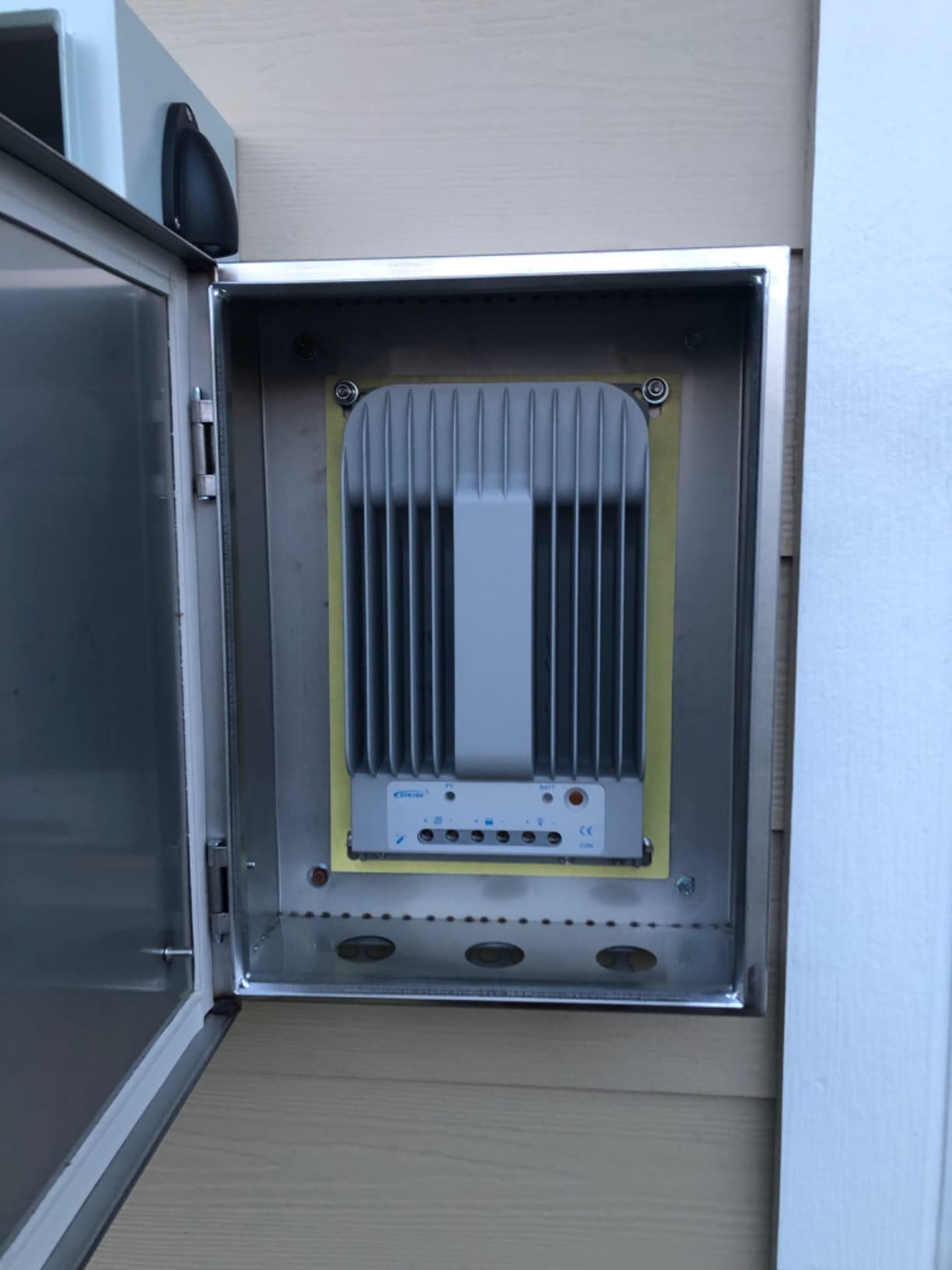 40A MPPT Solar Charge Controller 12V/24V Auto Working Max.PV 150V Solar Panel Charge Regulator Tracer BN Series Negative Ground Solar Controller (EPEver) customer photo 1