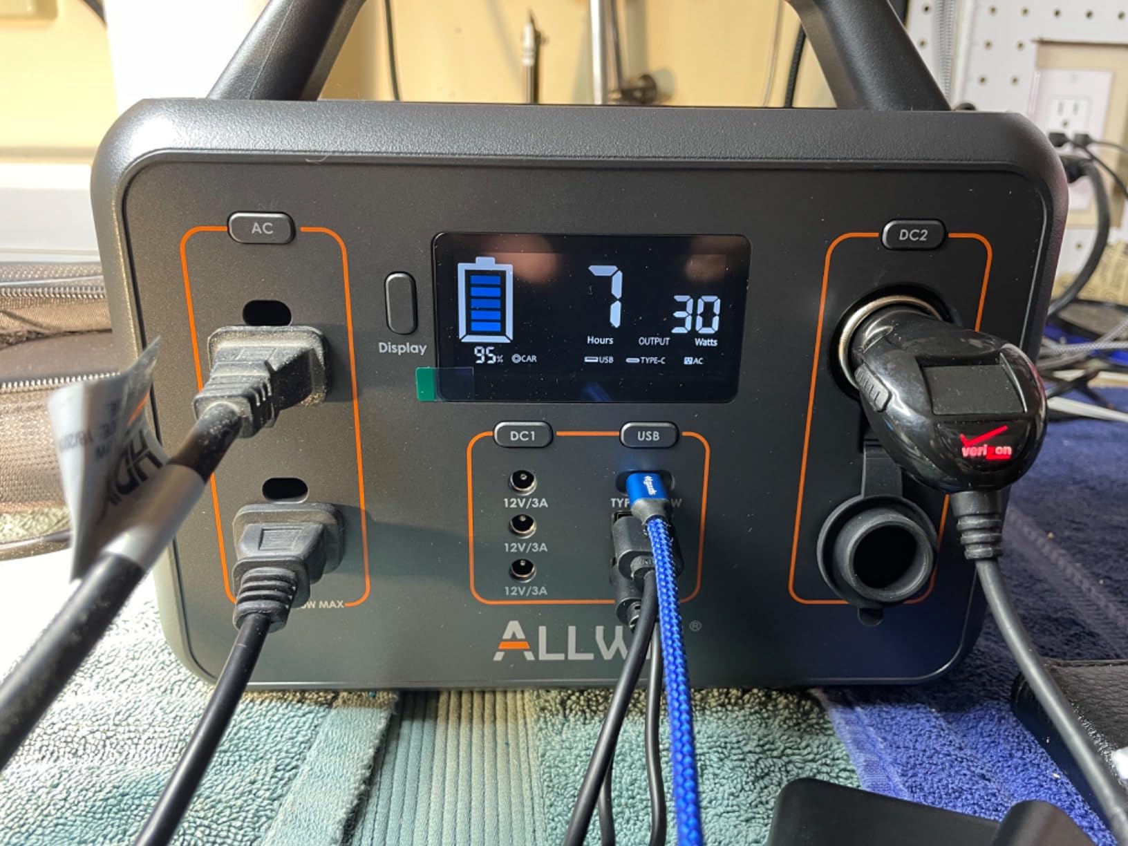 ALLWEI Portable Power Station 300W, 256Wh Solar Generator with 110V Pure Sine Wave AC Outlet, 6 Output Ports, Backup LiFePO4 Battery Generator for Camping Outdoor Emergency Home customer photo 2