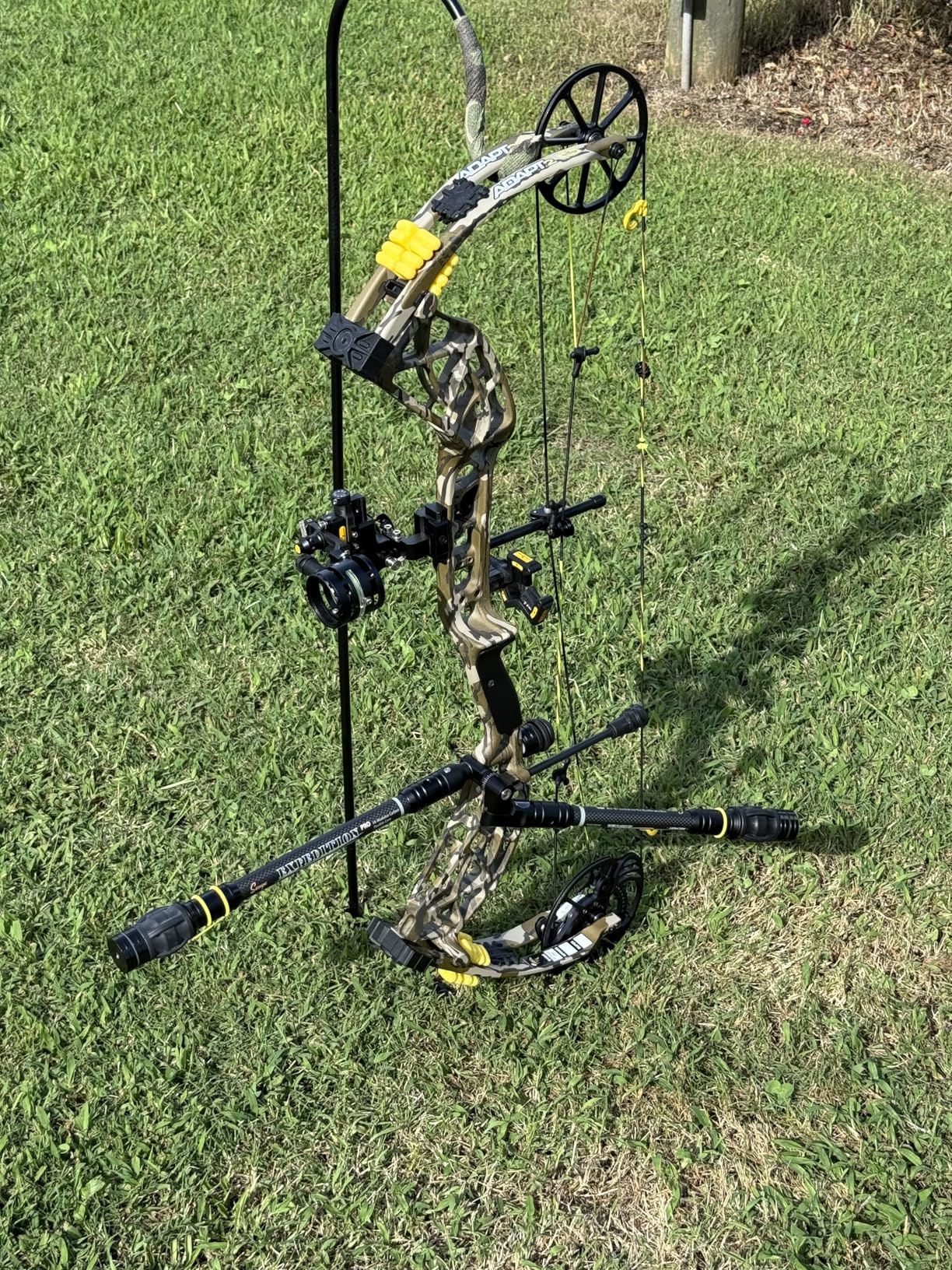 SUNYA Archery Bow Stabilizer for Compound Bow, Carbon Fiber Body Flexible Core, Damping System and Weights Kit, Expedition Series customer photo 1