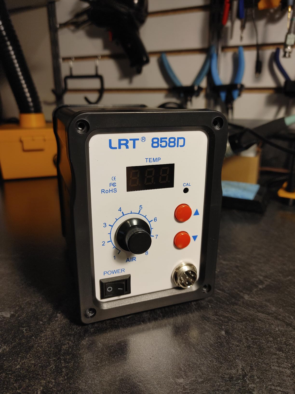 LRT 858D Hot Air Rework Station, 700W Digital SMD Desoldering Station with LED Display, Adjustable Temperature & Airflow, Lead-Free Heat Gun for PCB IC BGA Chip Electronics Repair DIY customer photo 1