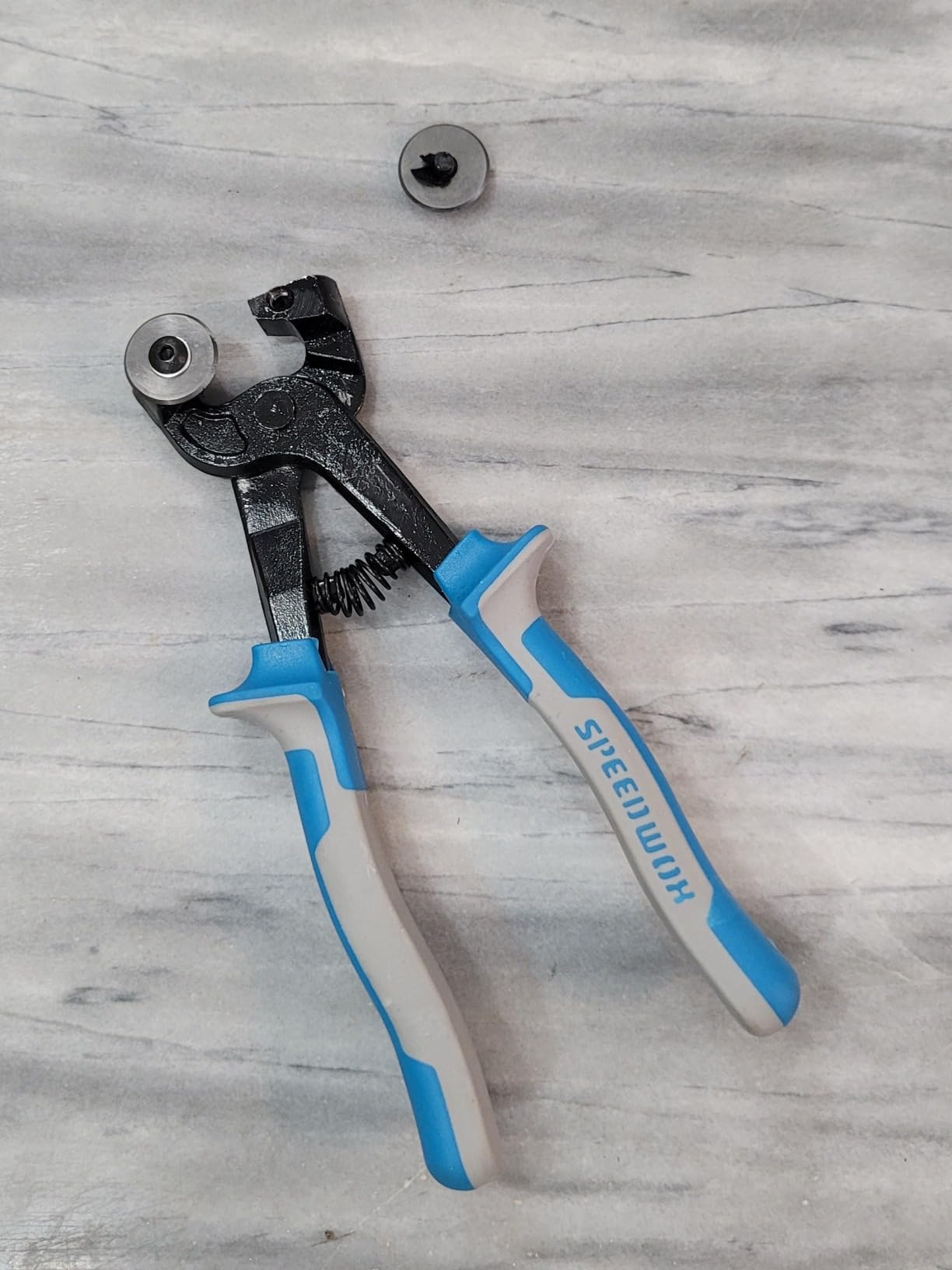 SPEEDWOX 20PCS Heavy Duty Mosaic Wheeled Glass Nippers with Replacement Cutting Wheel Glass Running Pliers Breaker Grozer Pliers Oil Feed Glass Cutter Set Cut Resistant Gloves Leather Zipper Bag customer photo 1