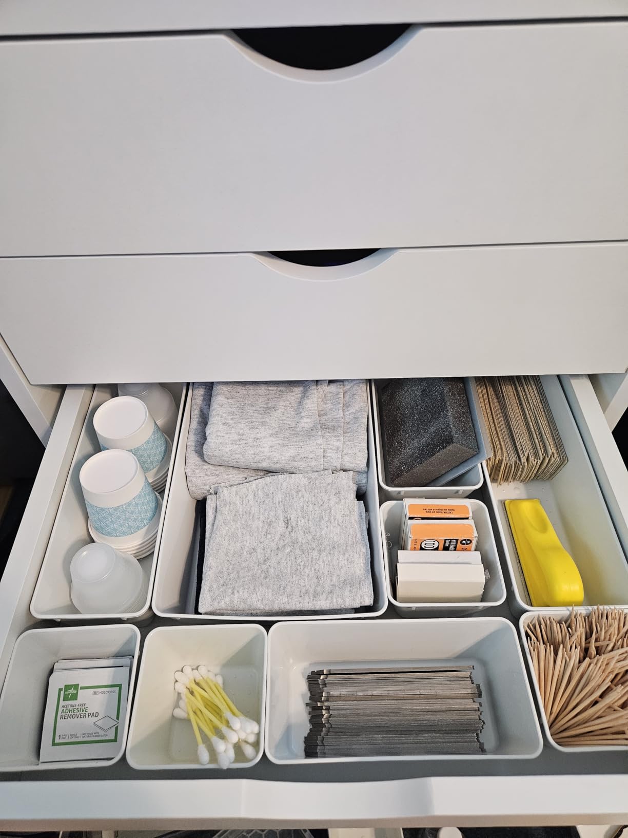 Vtopmart 25 PCS Clear Plastic Drawer Organizers Set, 4-Size Versatile Bathroom and Vanity Drawer Organizer Trays, Storage Bins for Makeup, Bedroom, Kitchen Gadgets Utensils and Office customer photo 1