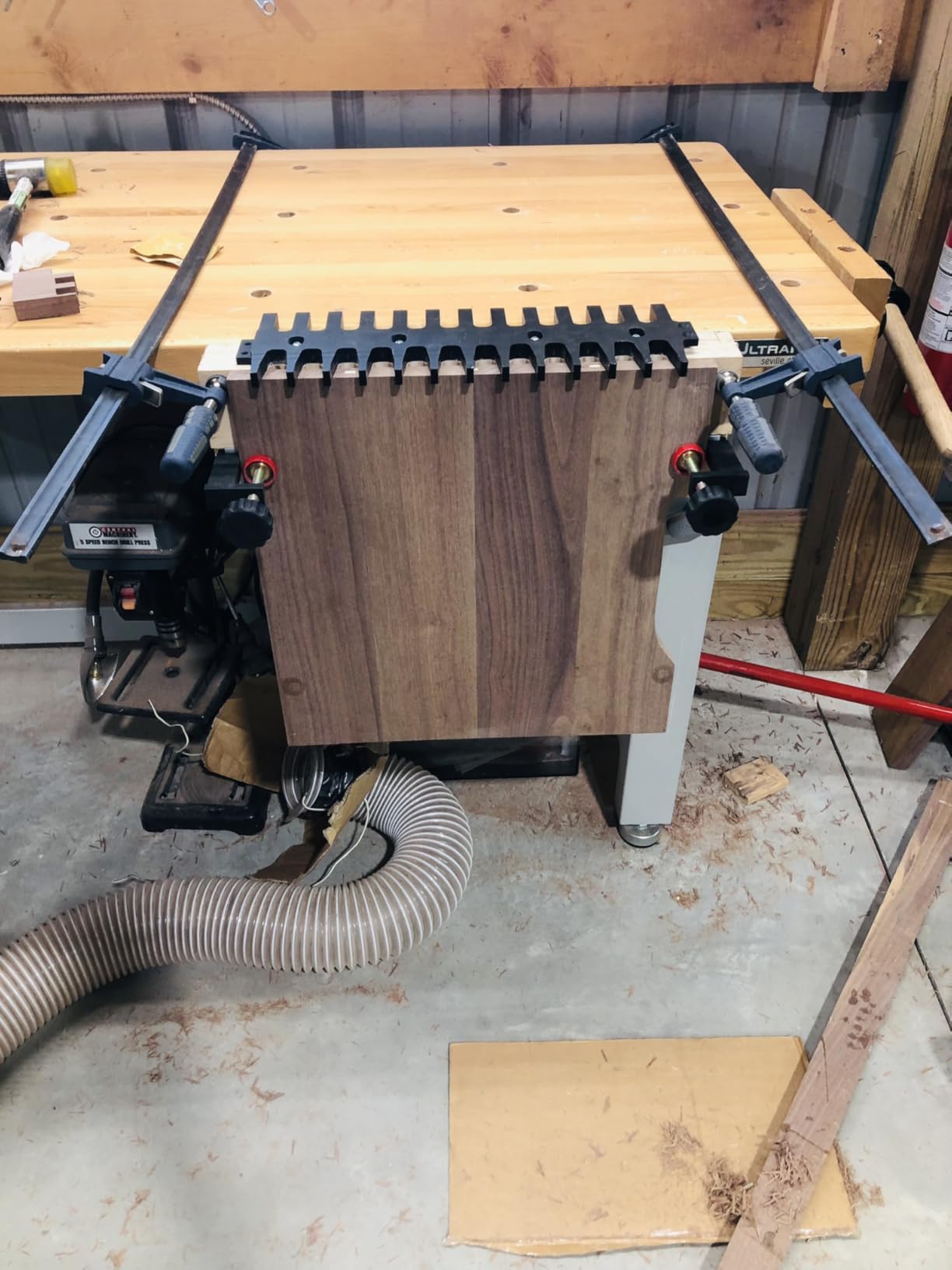 Peachtree Woodworking Supply Peachtree Dovetail Jig Master System with Two Anodized Aluminum Tracks, Two Clamps, Flush Trim Router Bit, Dovetail Router Bit and Extendable Aluminum Jig Template customer photo 1