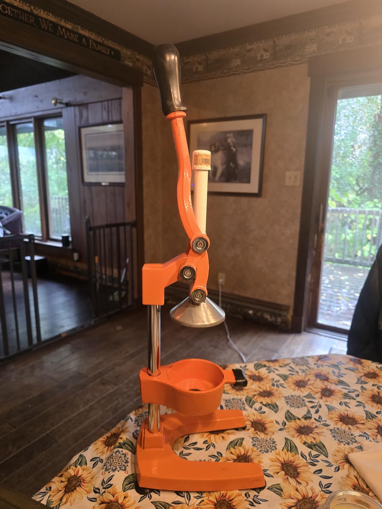 Eurolux Ultra-Premium Cast Iron Juicer | Extra-Large, Heavy Duty, Commercial Grade, Stainless Steel Manual Hand Press Citrus Squeezer For Fresh Orange Juice, Pomegranate, Lemon, and Much More (Black) customer photo 2
