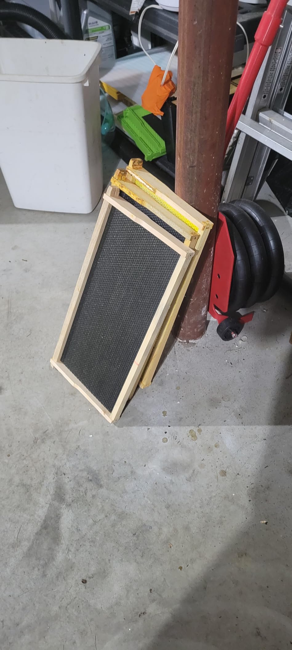 MayBee 5-Frame Nuc Beehive Box for Beekeeping Complete Bee Hive Nuc Box Kit Dipped in 100% Beeswax Includes 5 Wooden Frames & Heavy Wax Coated Foundations customer photo 2